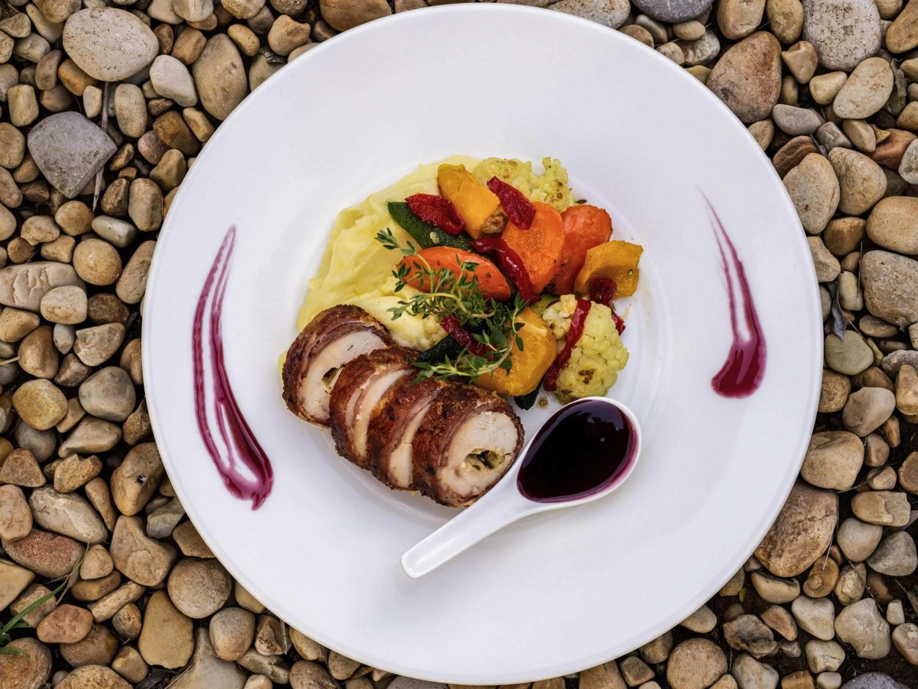 Restaurant/places to eat in Founders Lodge by Mantis