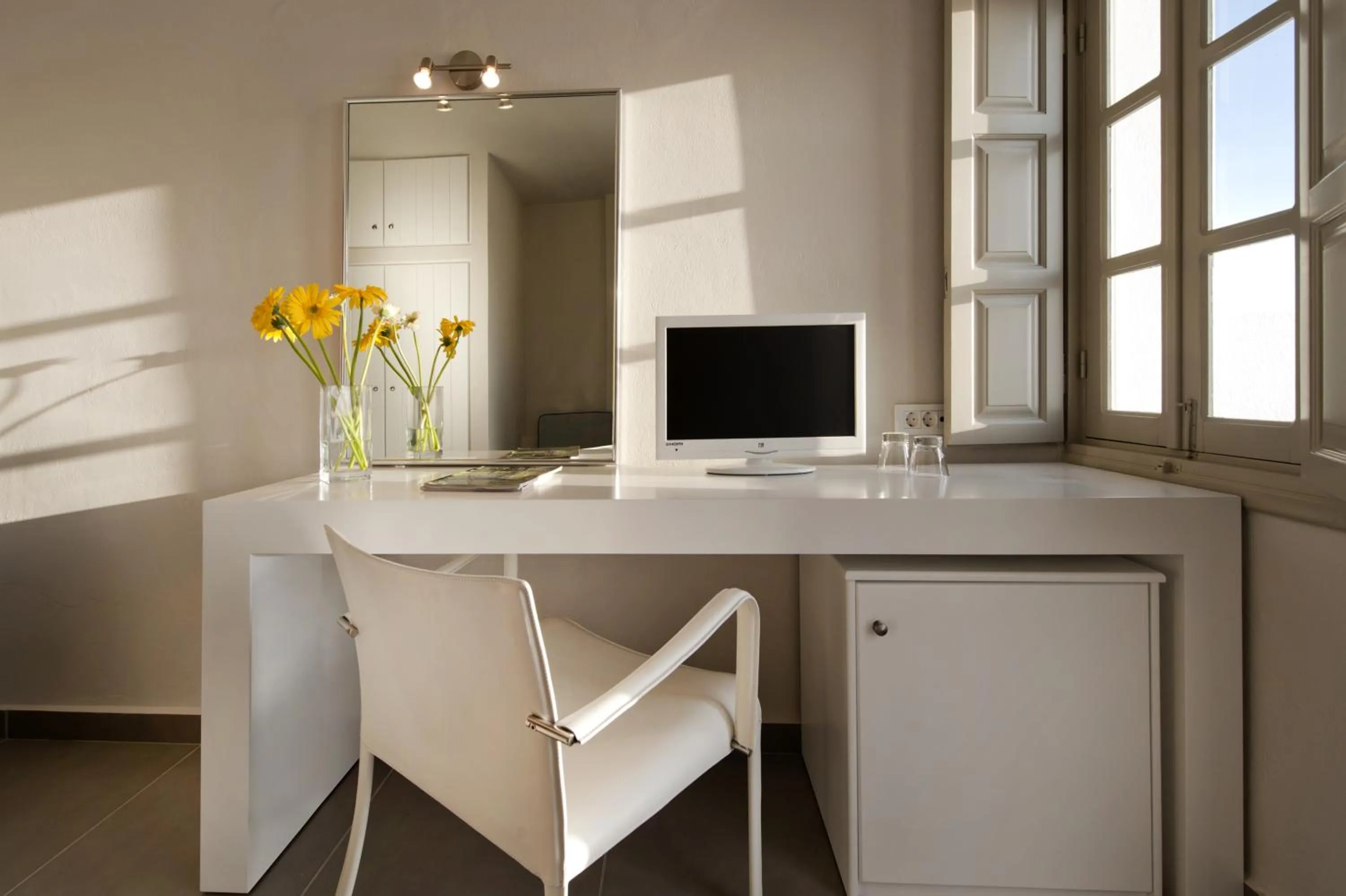 TV and multimedia in Regina Mare-Adults Only Hotel