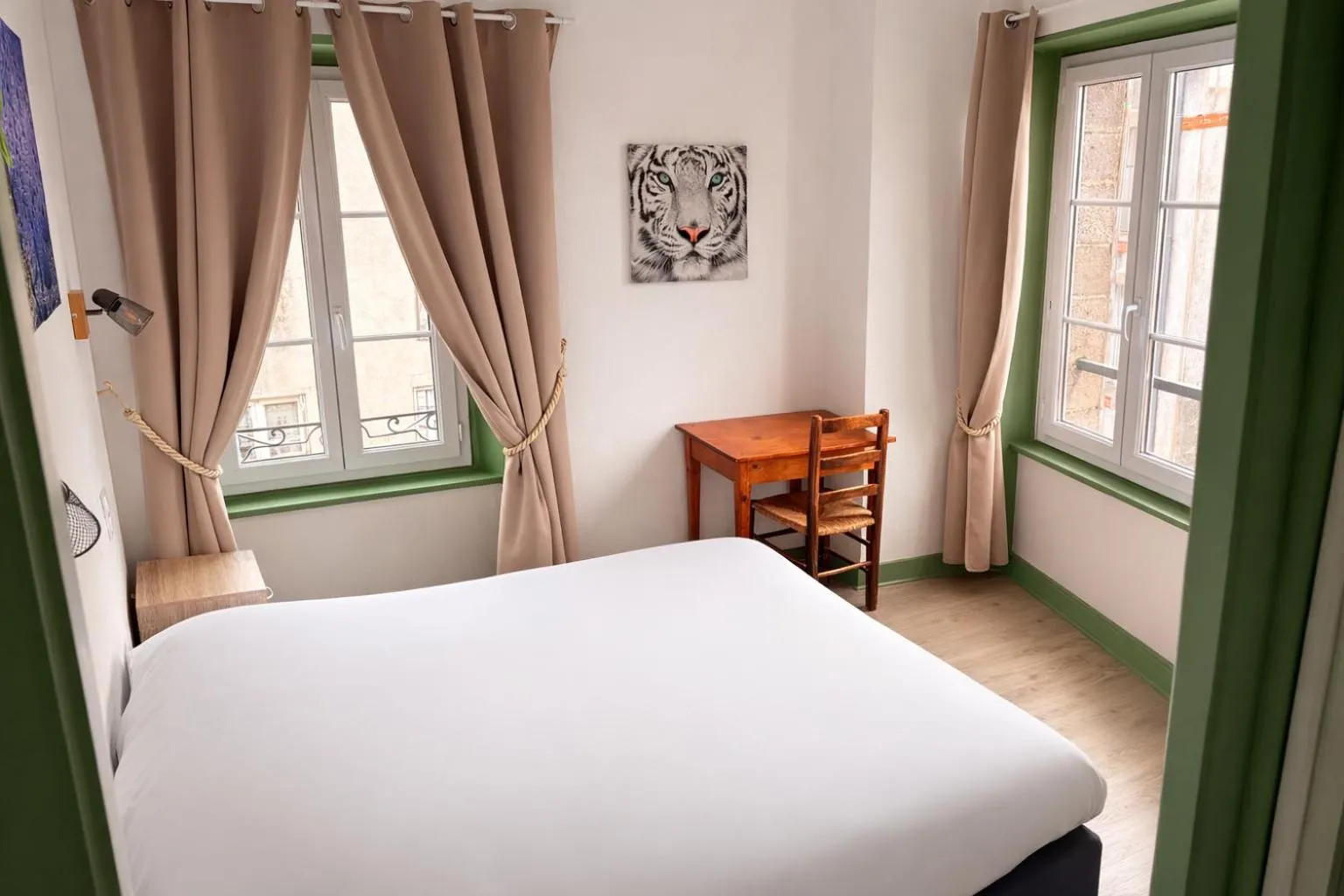 Bedroom, Bed in Le Lion d'Or