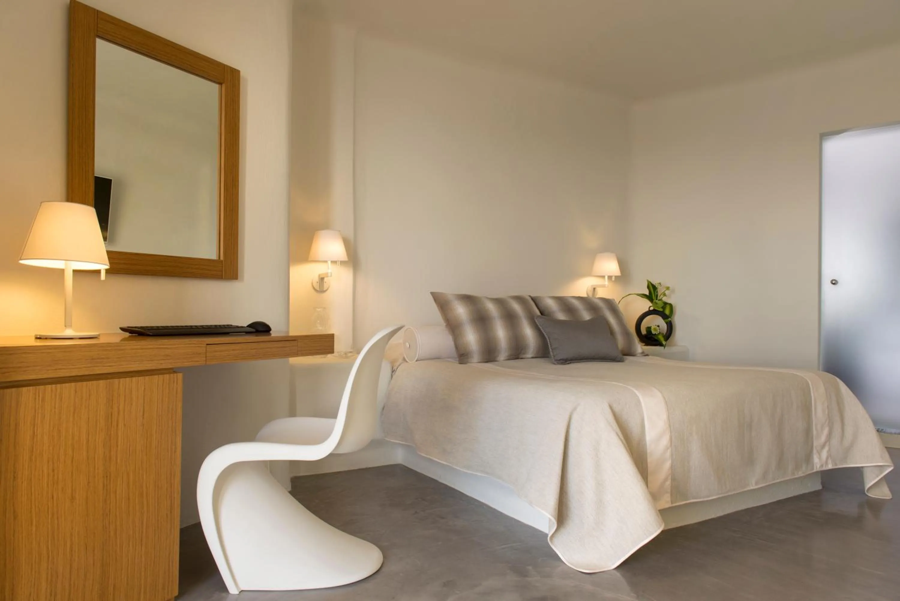 Bed in Avaton Resort And Spa