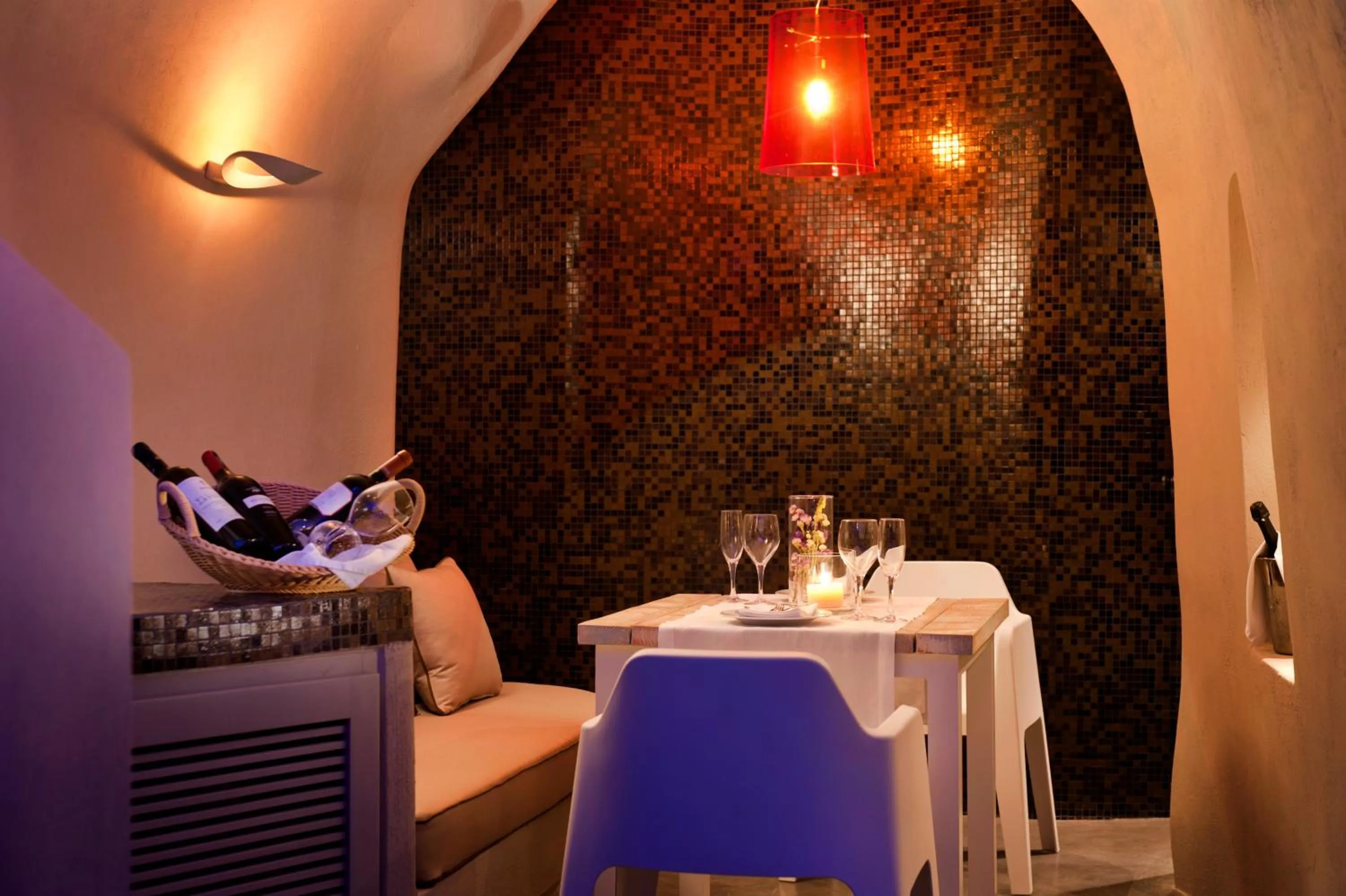 Restaurant/places to eat in Avaton Resort And Spa