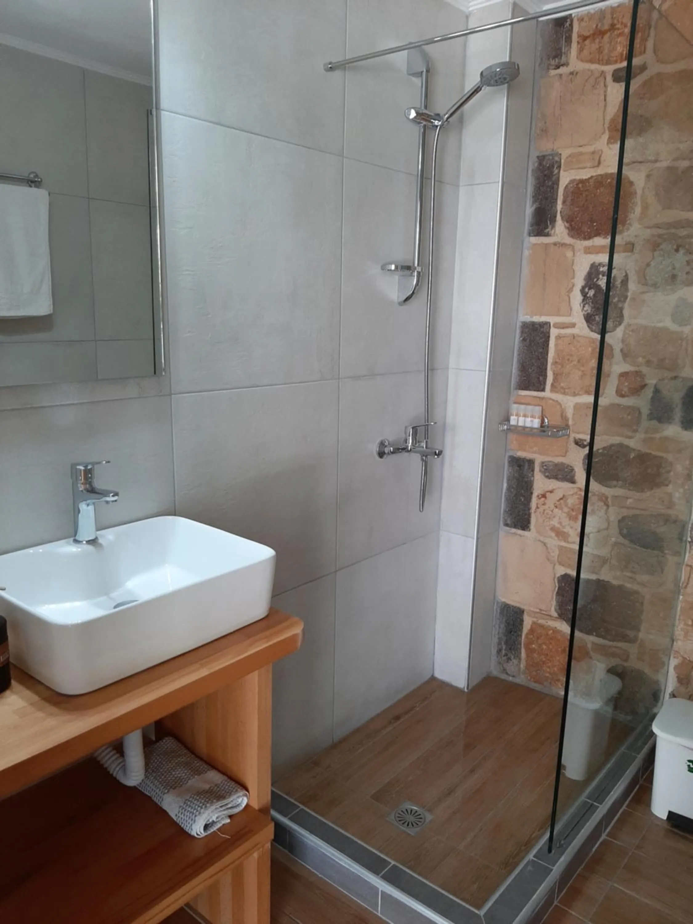 Bathroom in Ela Mesa