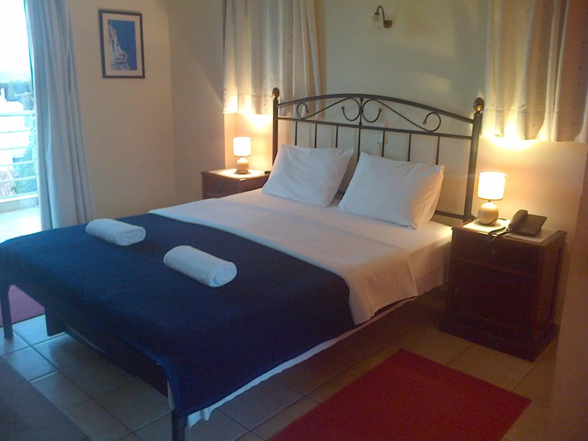 Bedroom, Bed in Ela Mesa