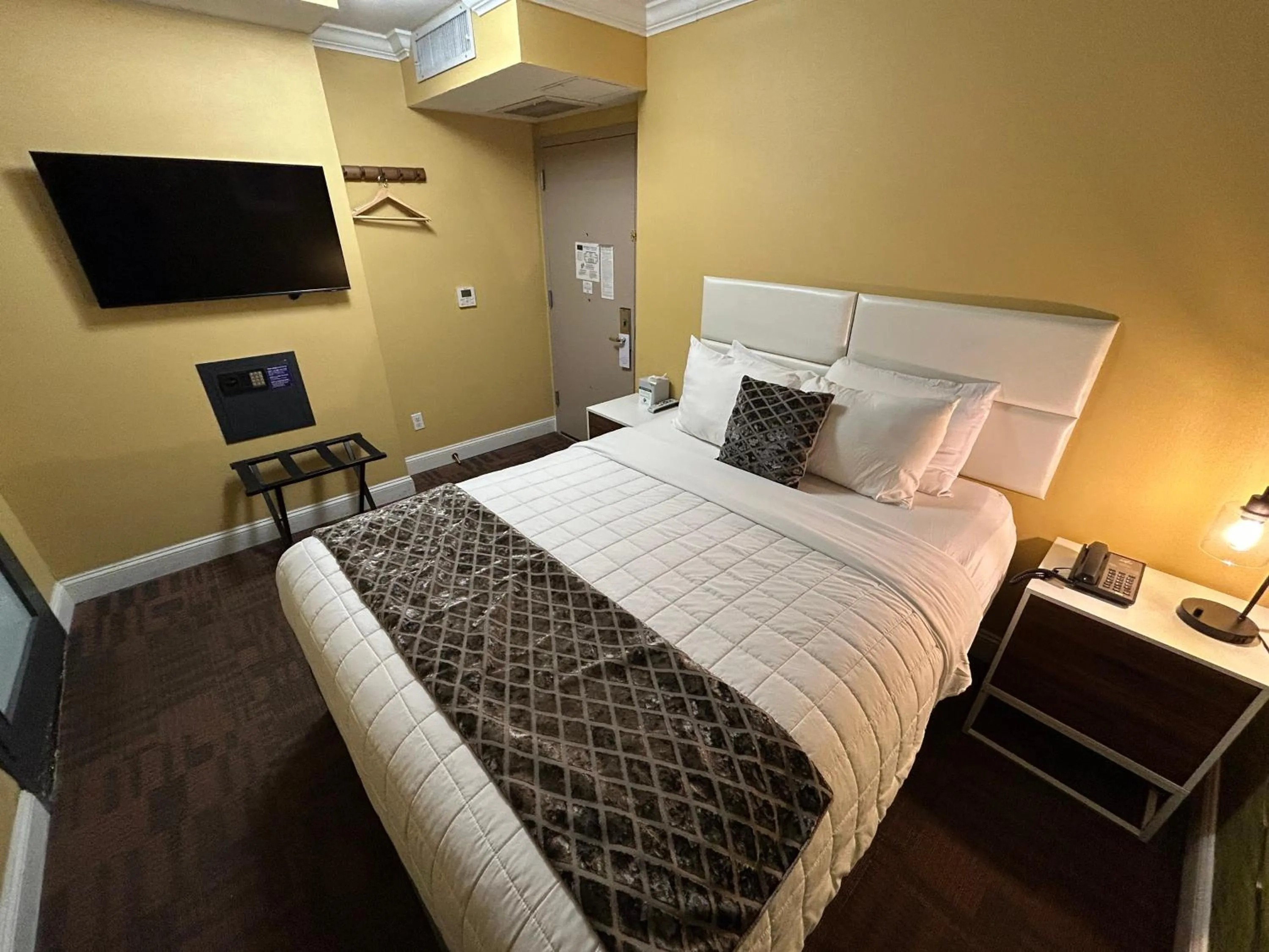 Bedroom, Bed in Hotel Richland LES