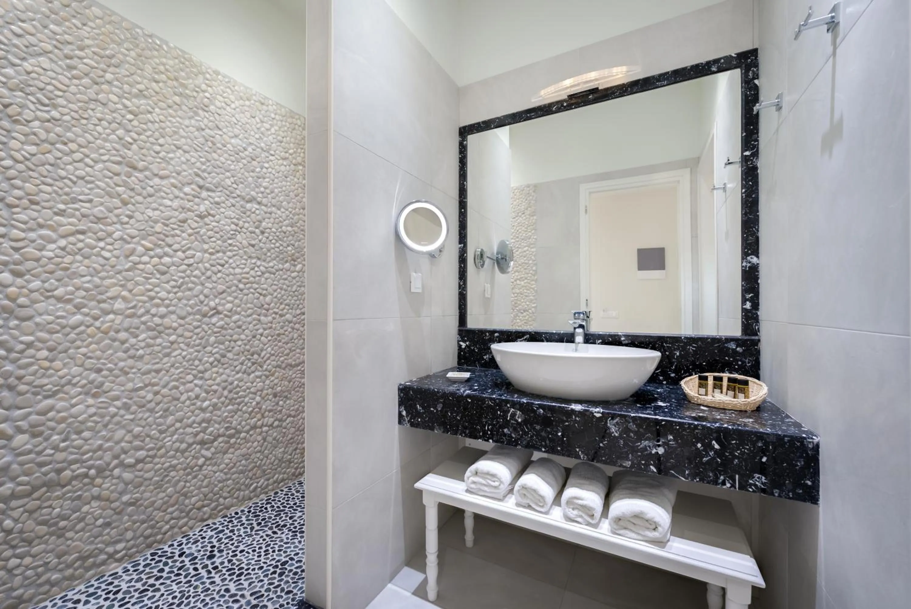 Shower in Zephyros Hotel