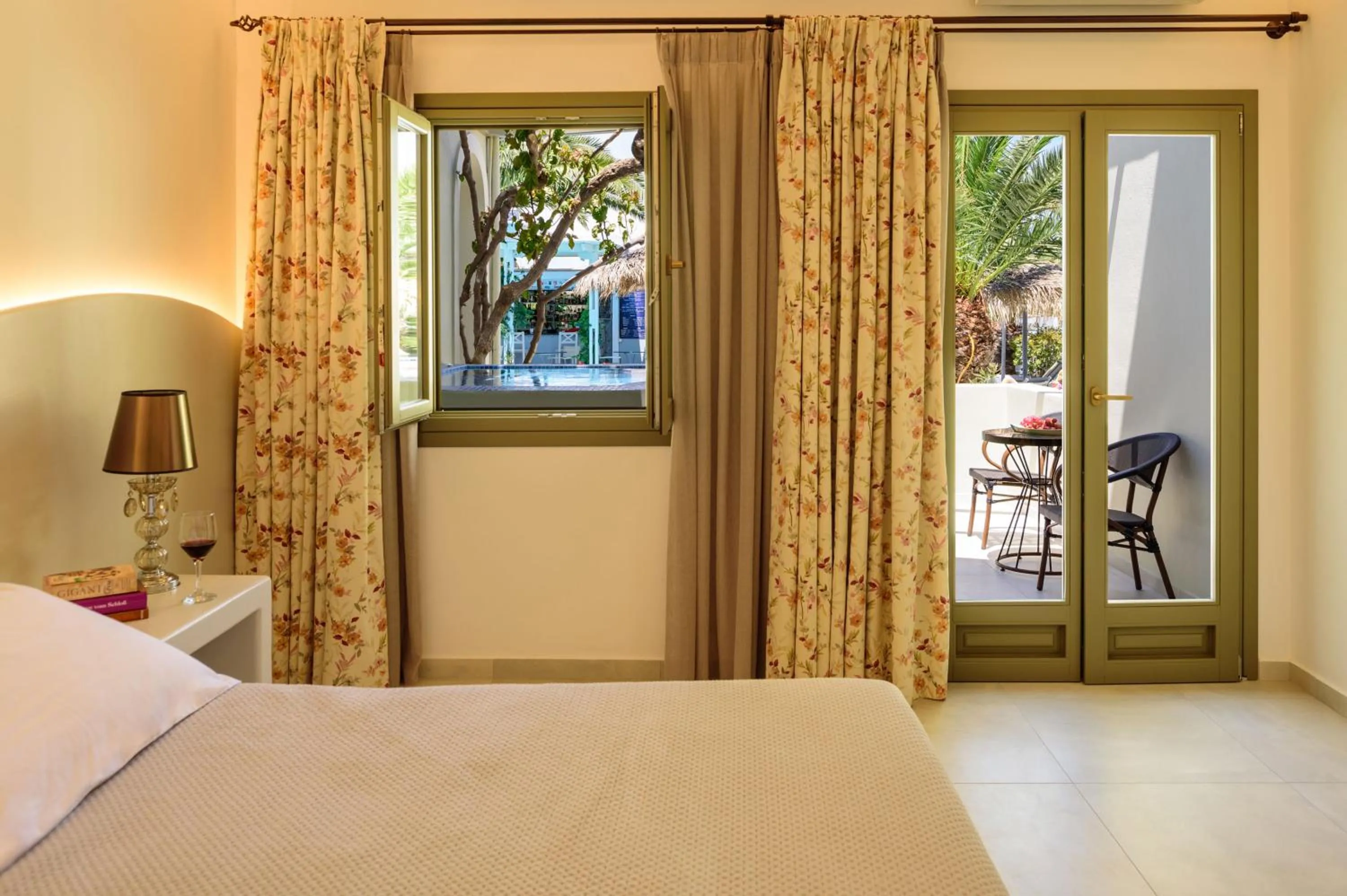 View (from property/room), Bed in Zephyros Hotel