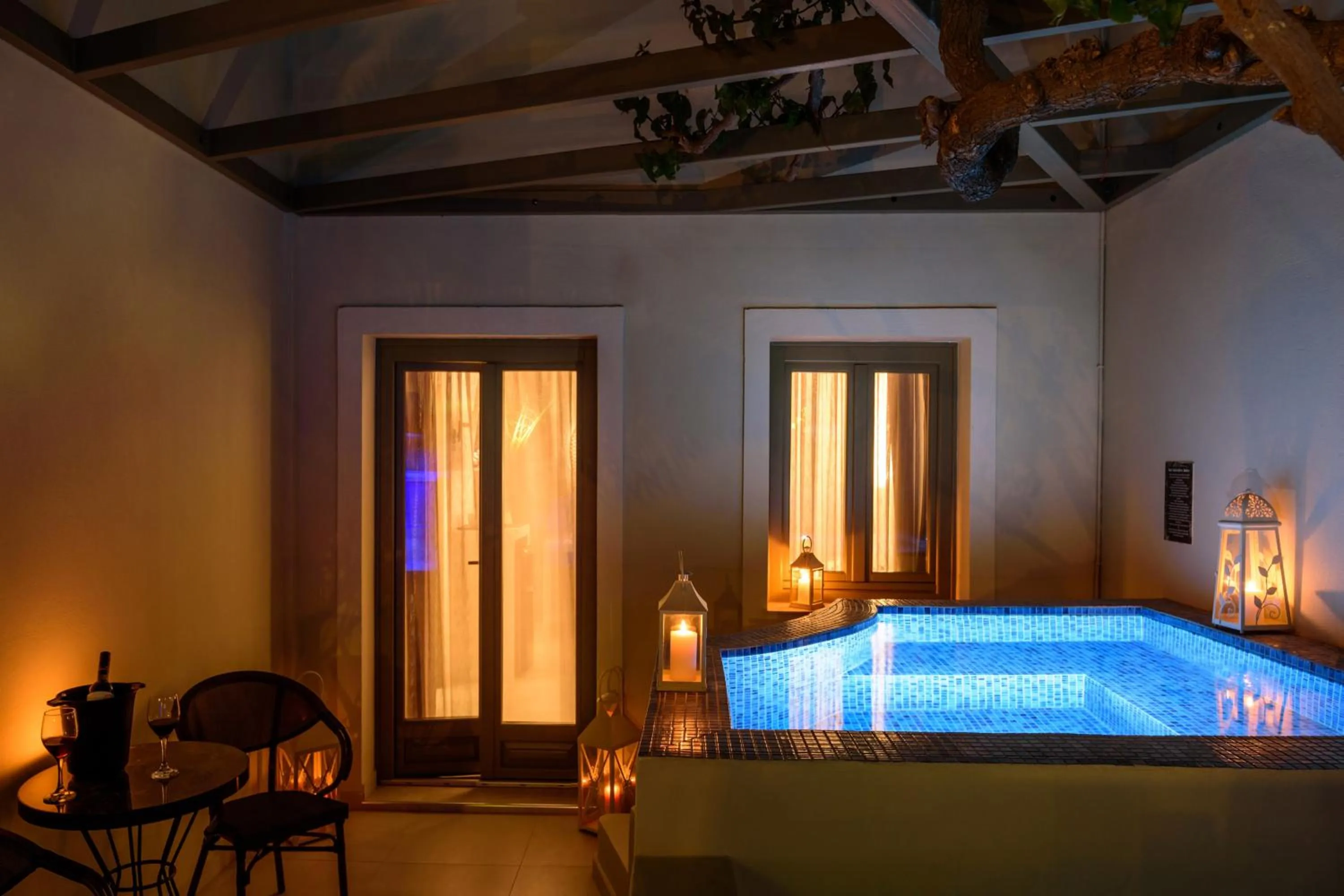 Hot Tub in Zephyros Hotel