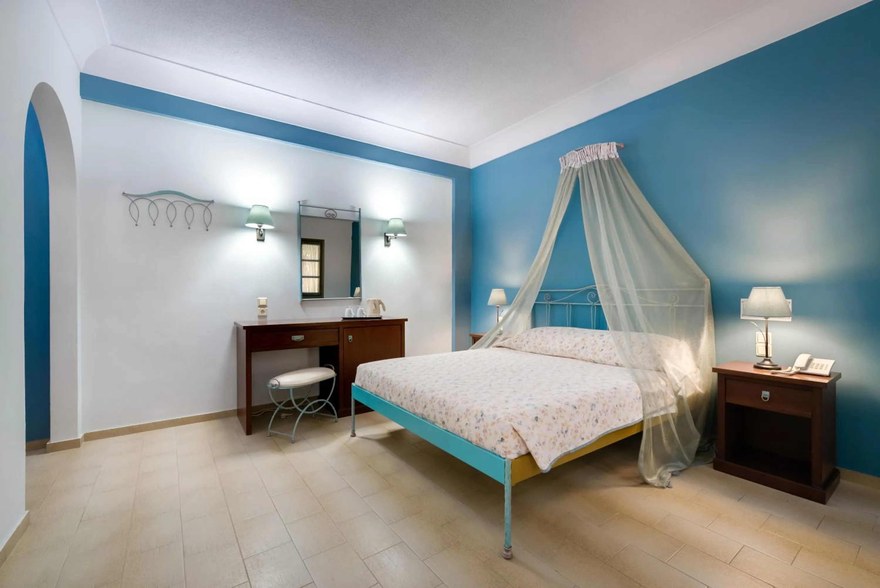 Bedroom, Bed in Zephyros Hotel