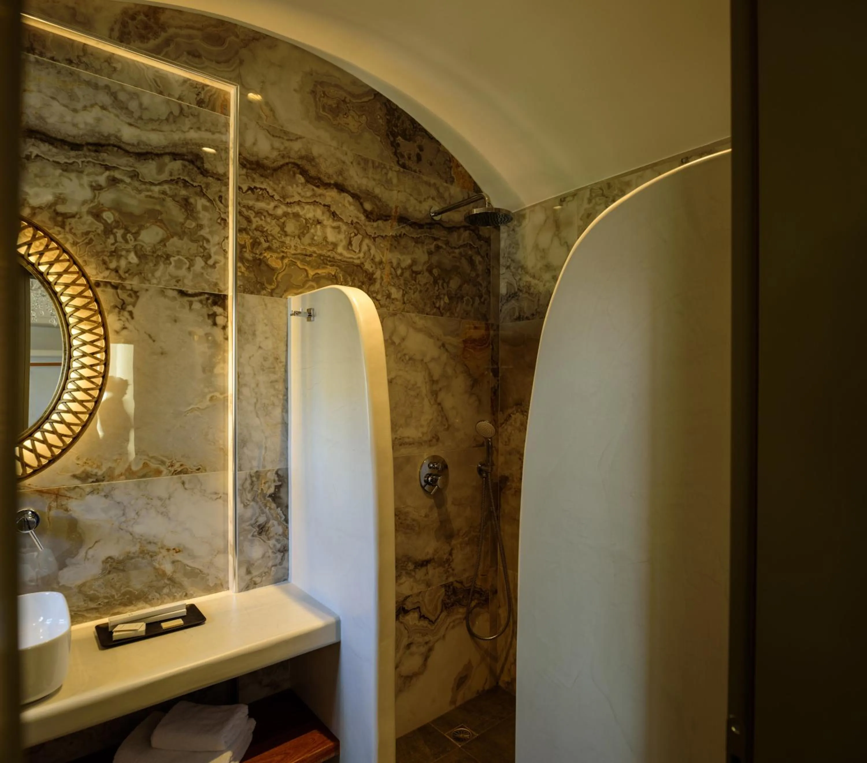 Shower in Zephyros Hotel