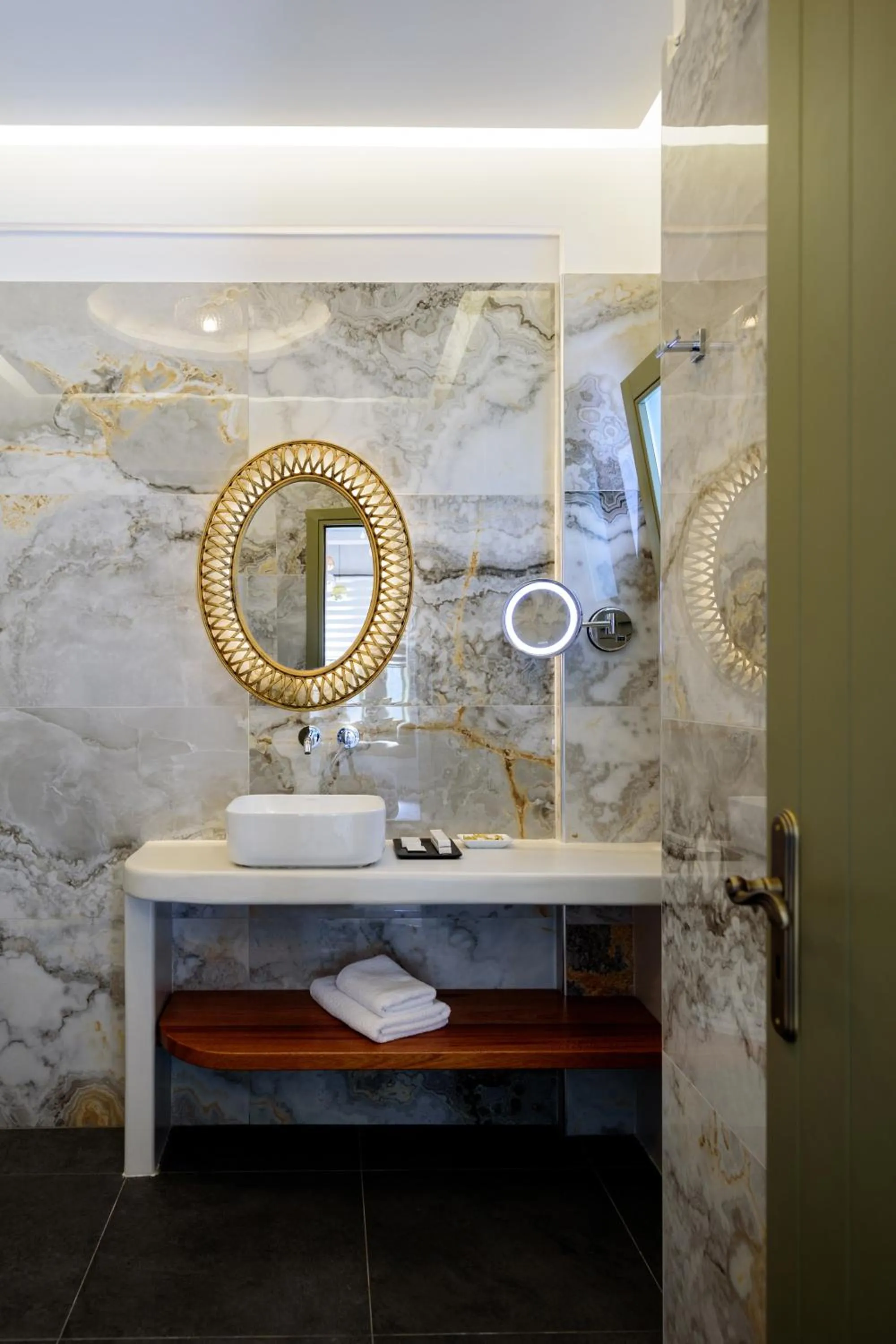 Bathroom in Zephyros Hotel