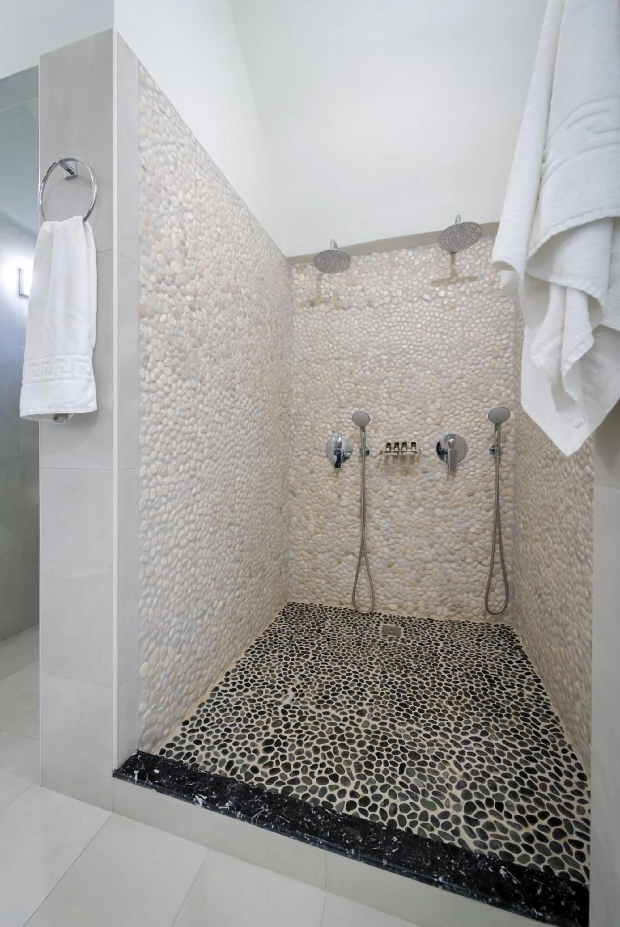 Shower in Zephyros Hotel