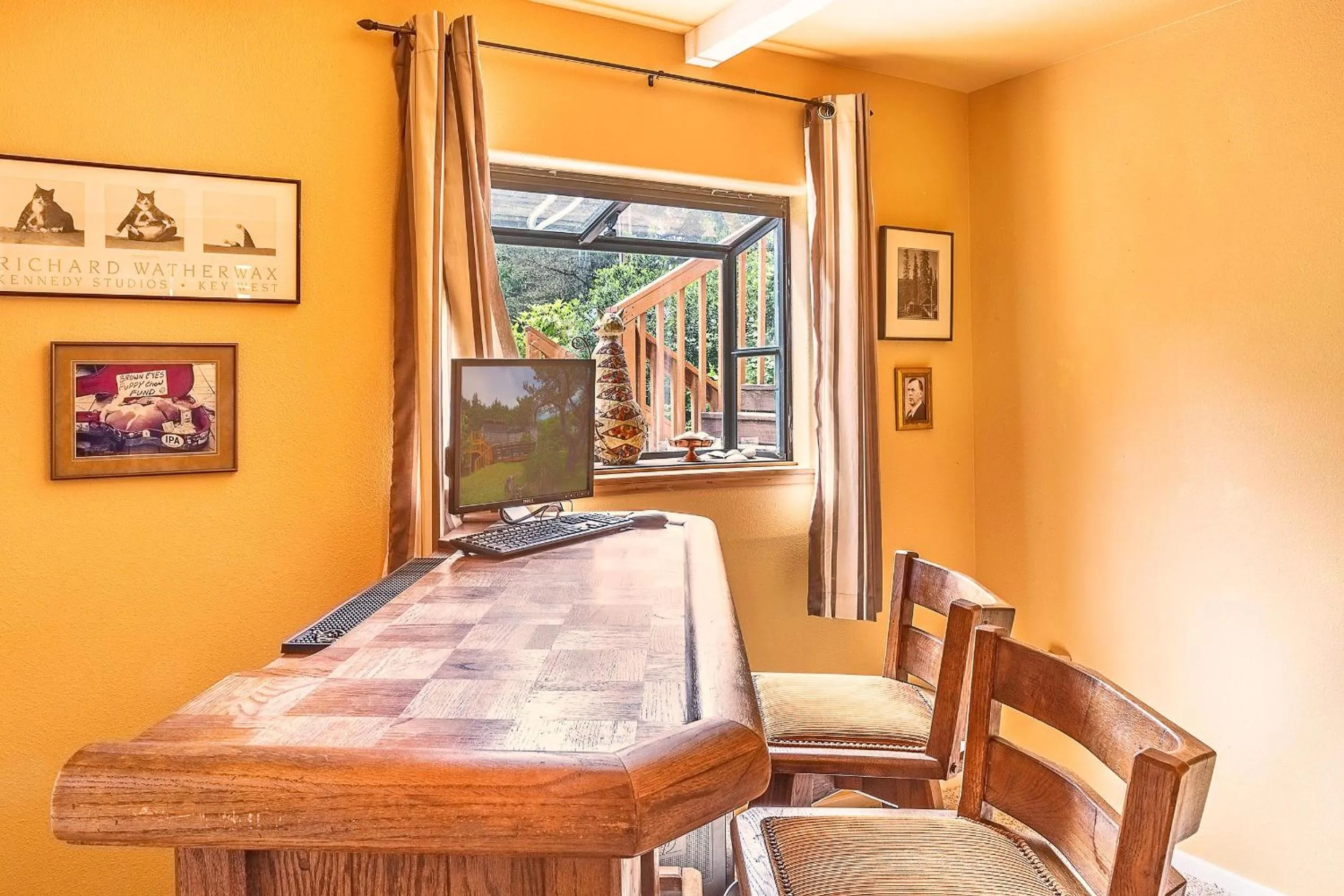 Bed in The Dragonfly Cabin