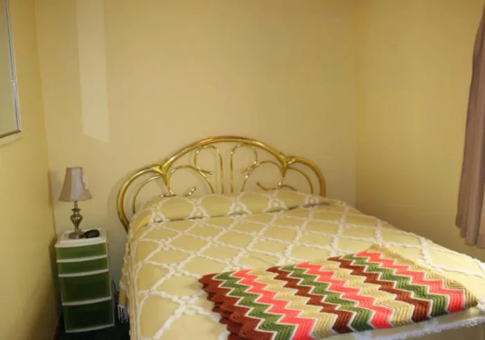 Bed in Sportsman Lodge Melrose MT