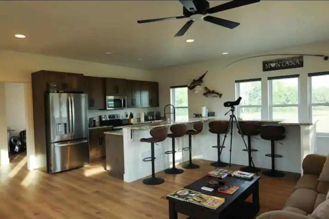 Sportsman Lodge Melrose MT