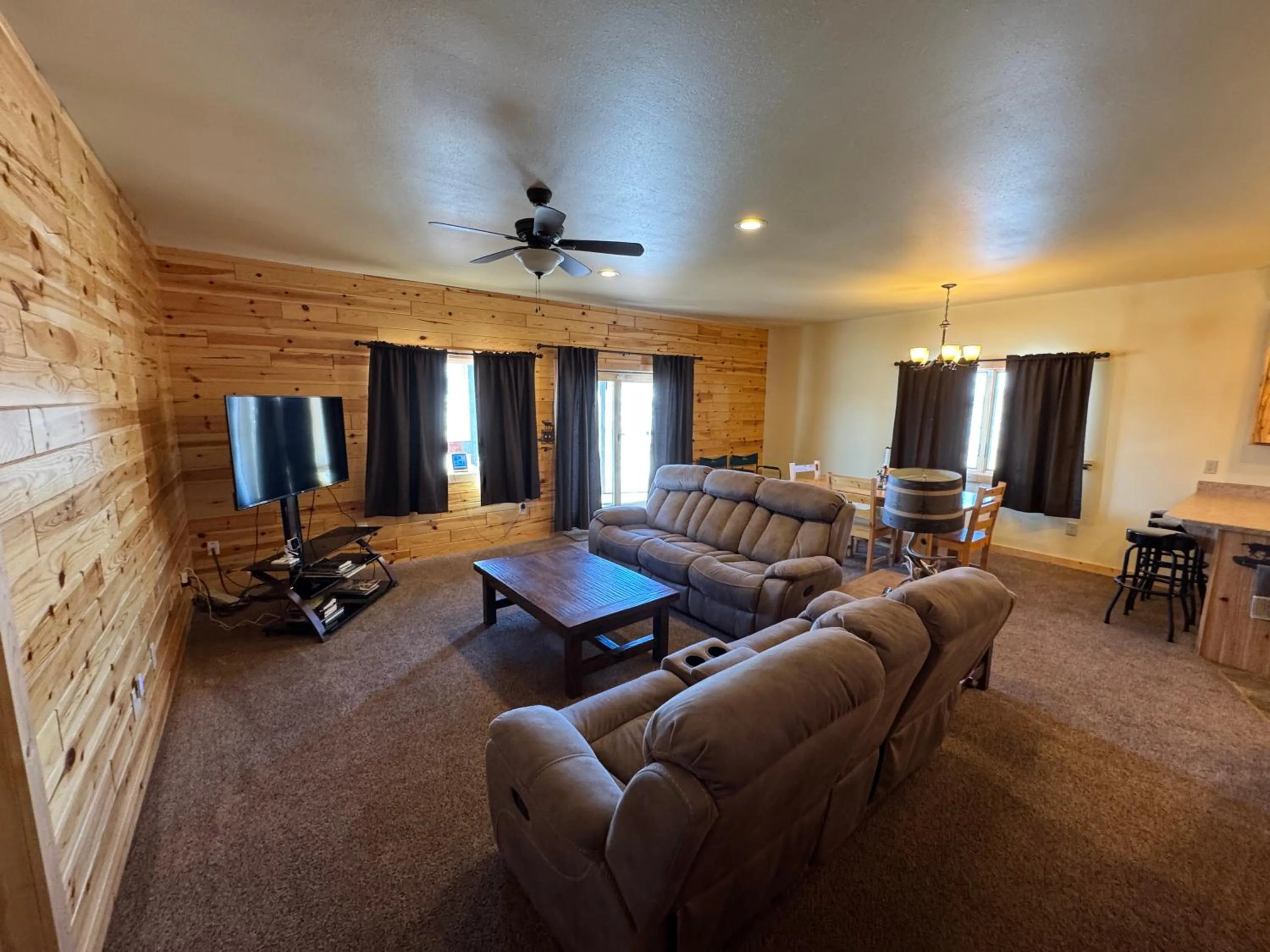 Sportsman Lodge Melrose MT