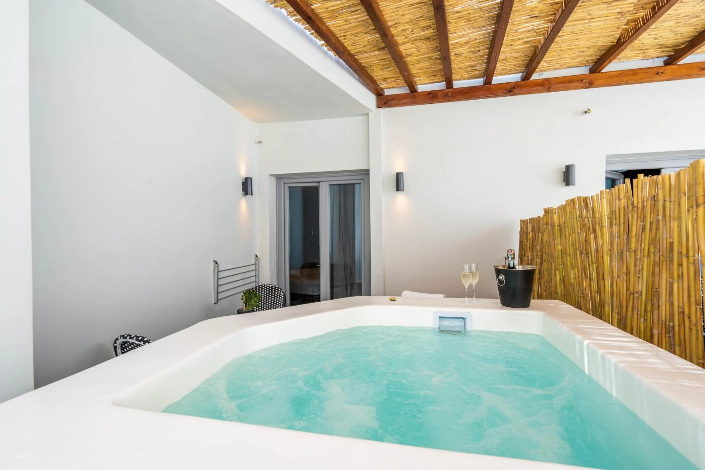 Hot Tub in Elixir Del Mar on the Beach