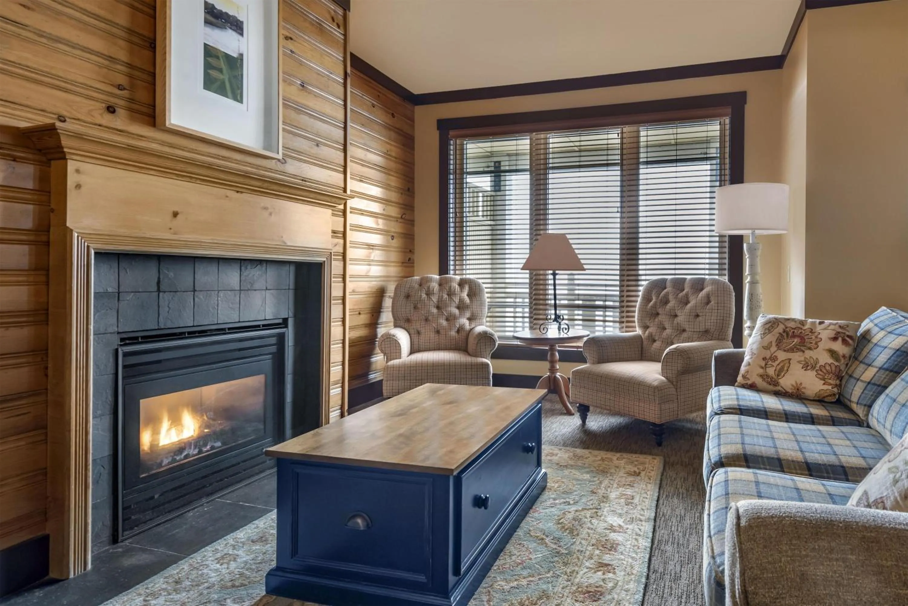 Living room in Hilton Grand Vacations Club Blue Mountain Canada