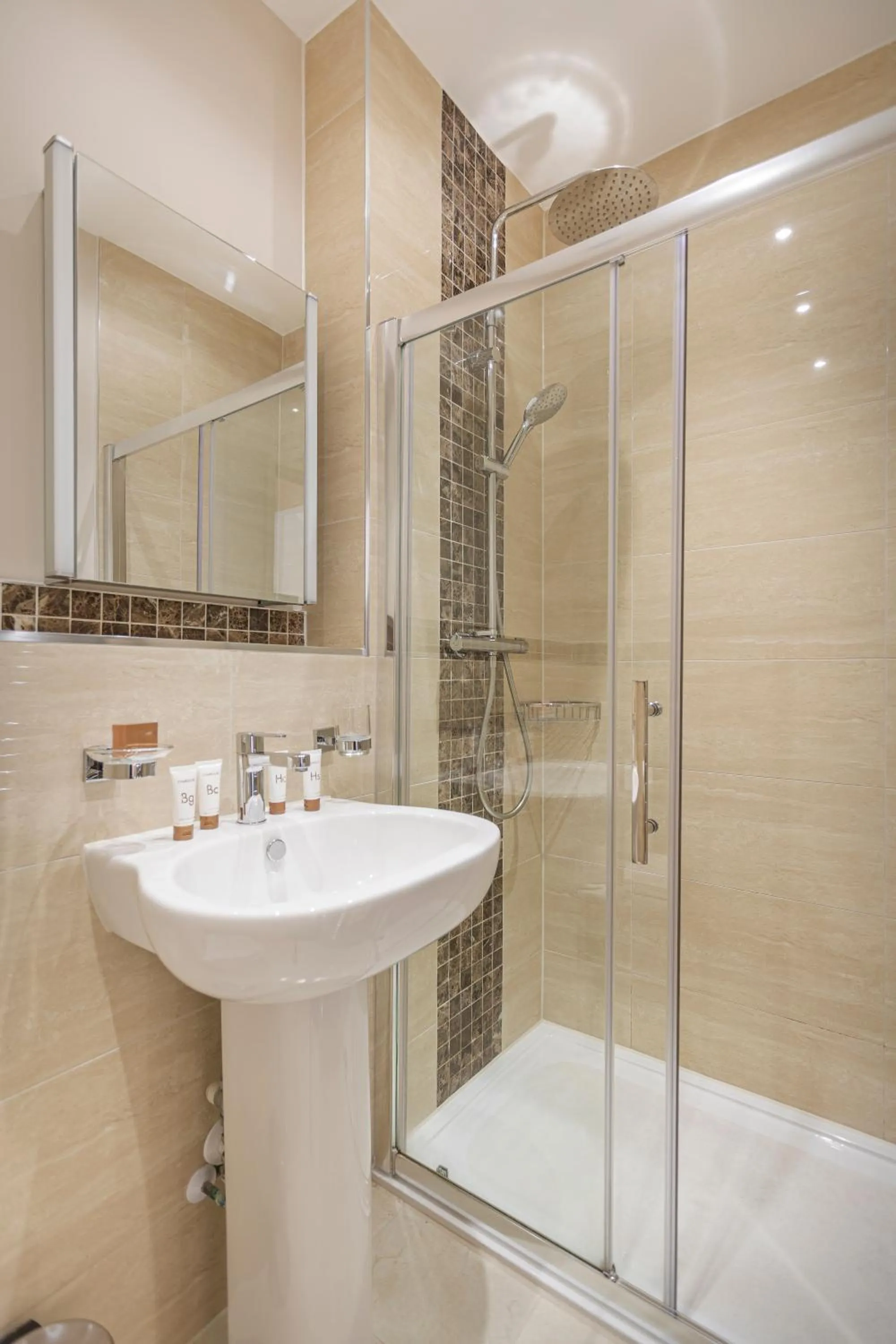 Bathroom in The Moorland Hotel, Haytor, Devon - The Coaching Inn Group