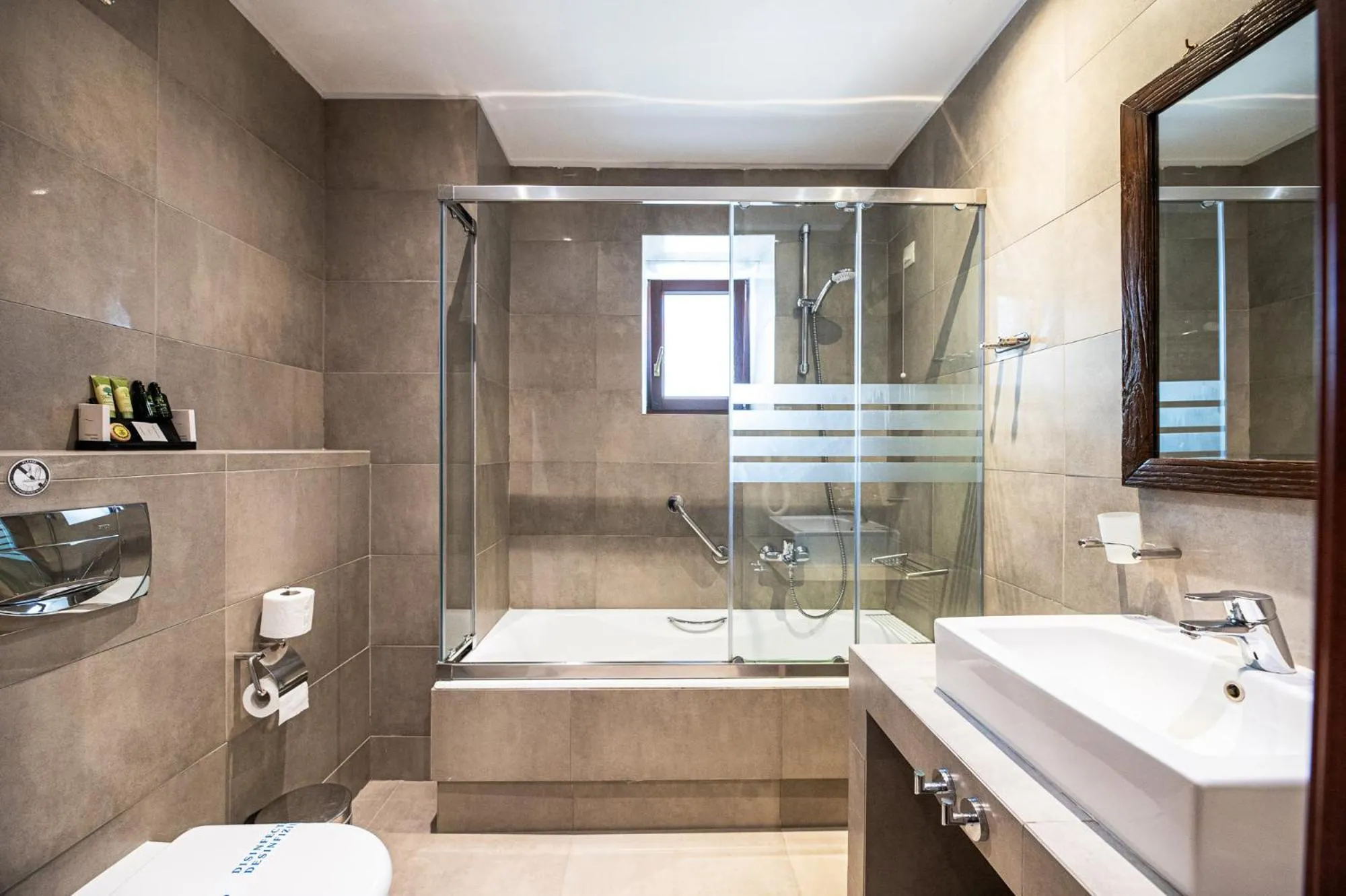 Toilet in Itilo Traditional Hotel