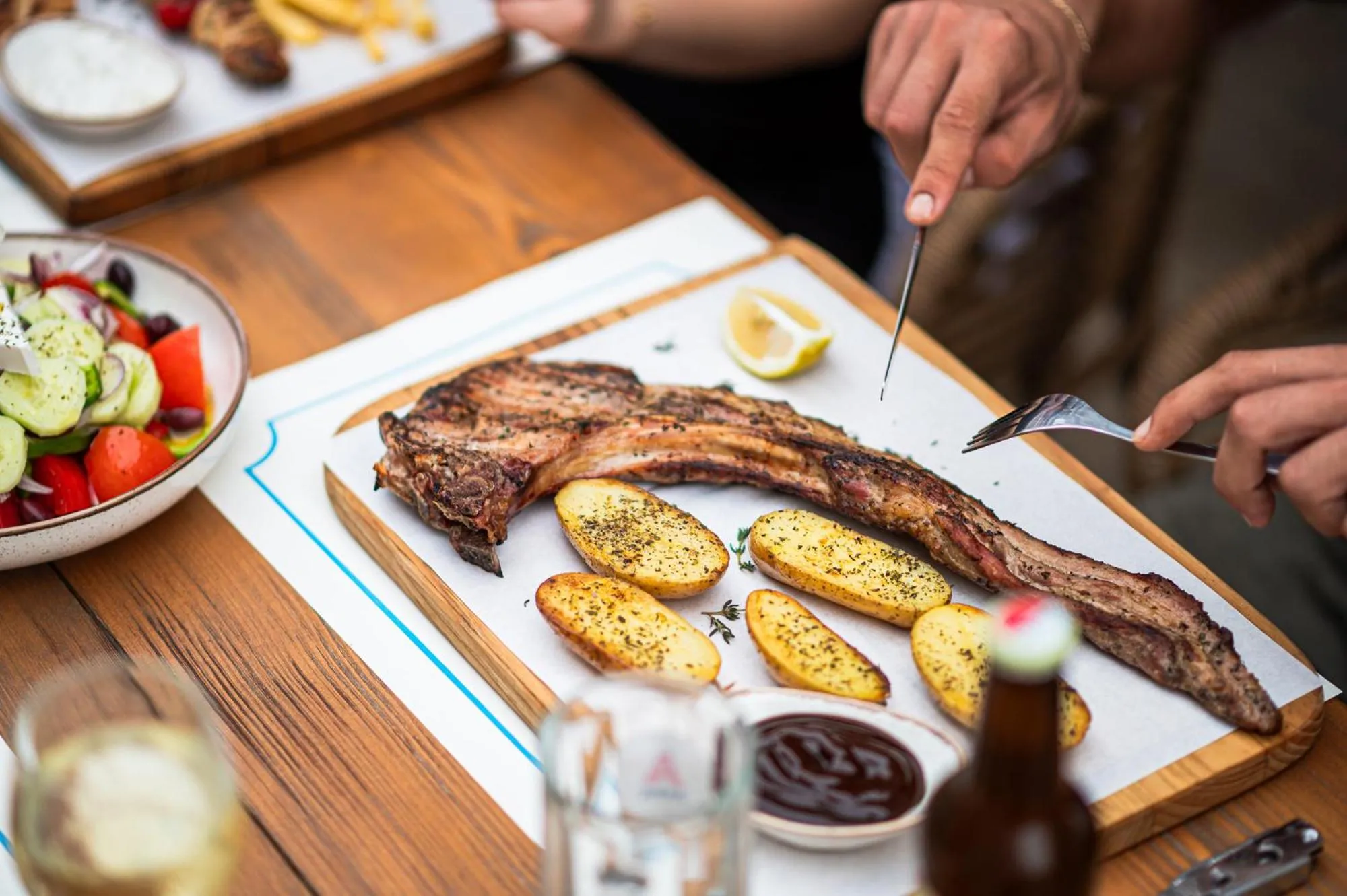 Restaurant/places to eat in Itilo Traditional Hotel