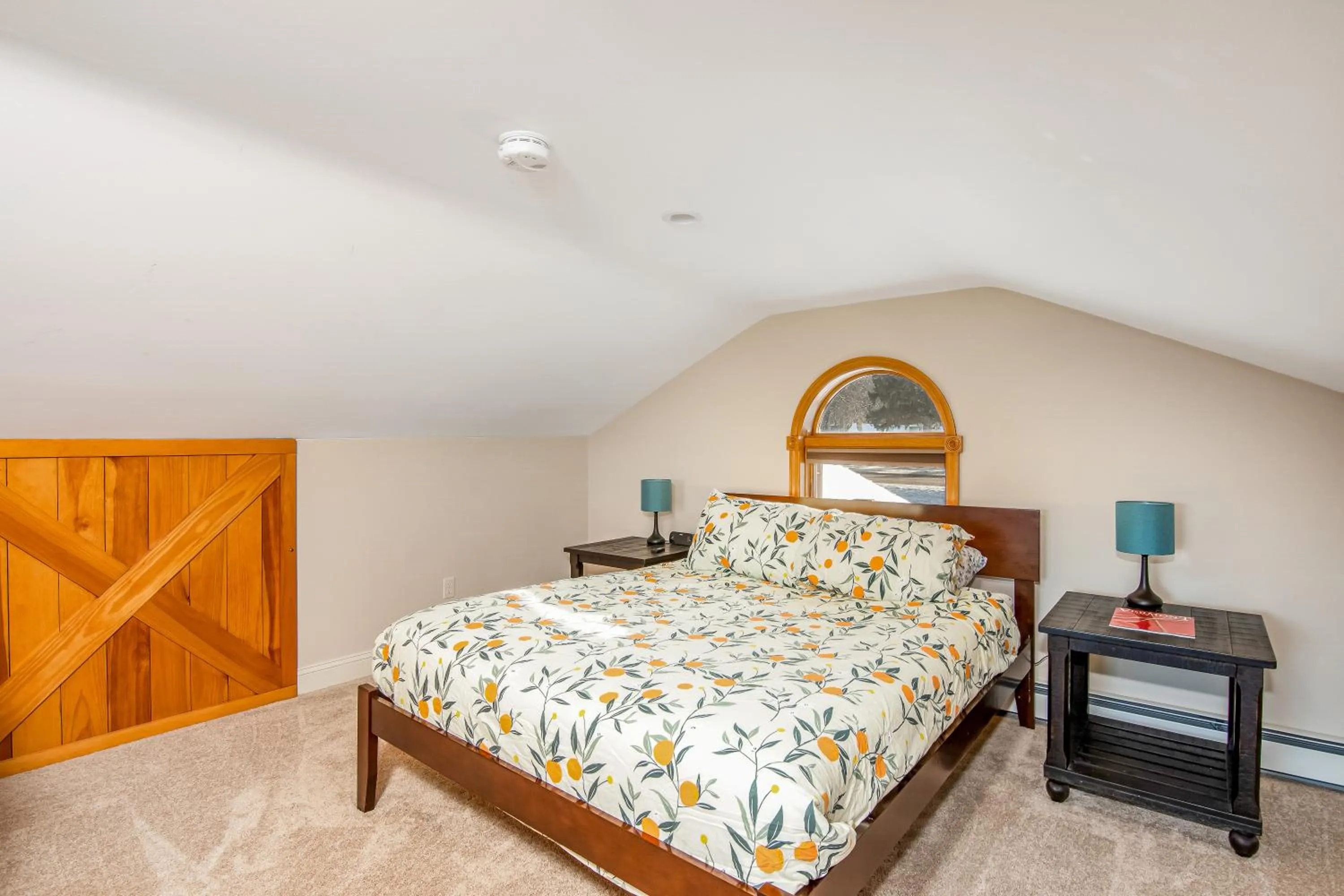 Guests, Bed in Lakeshore Vermont