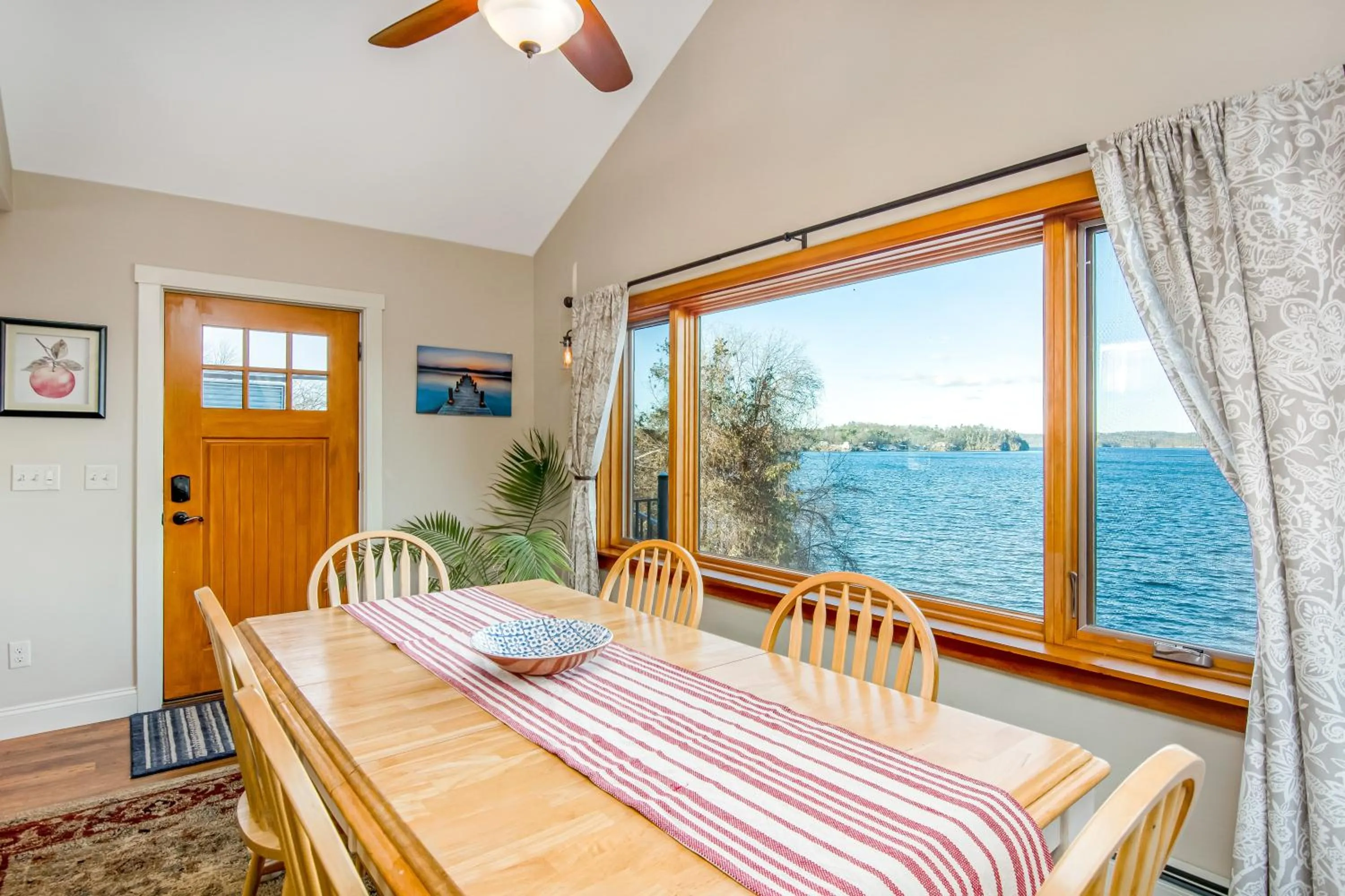Dining area in Lakeshore Vermont