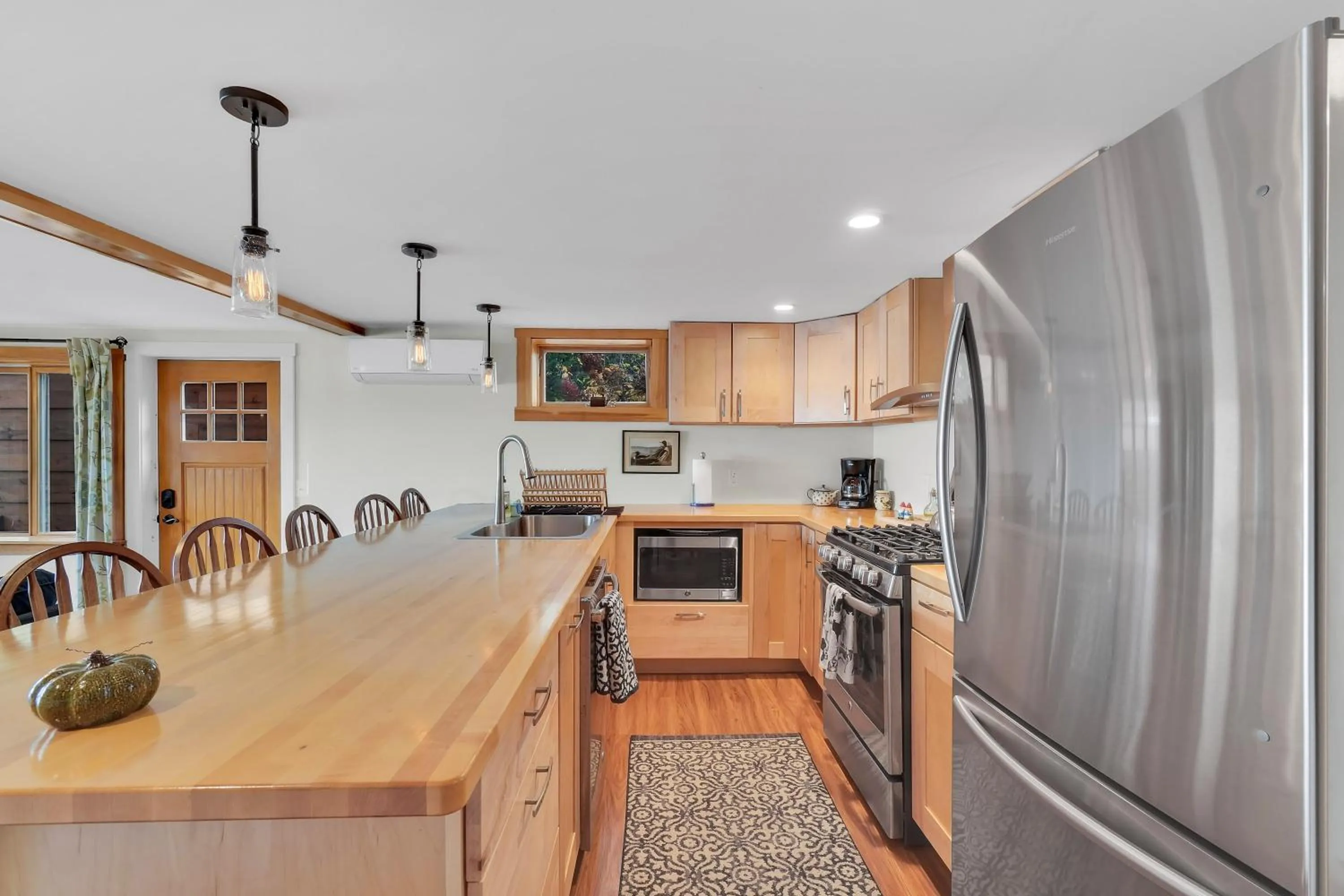 Kitchen or kitchenette in Lakeshore Vermont