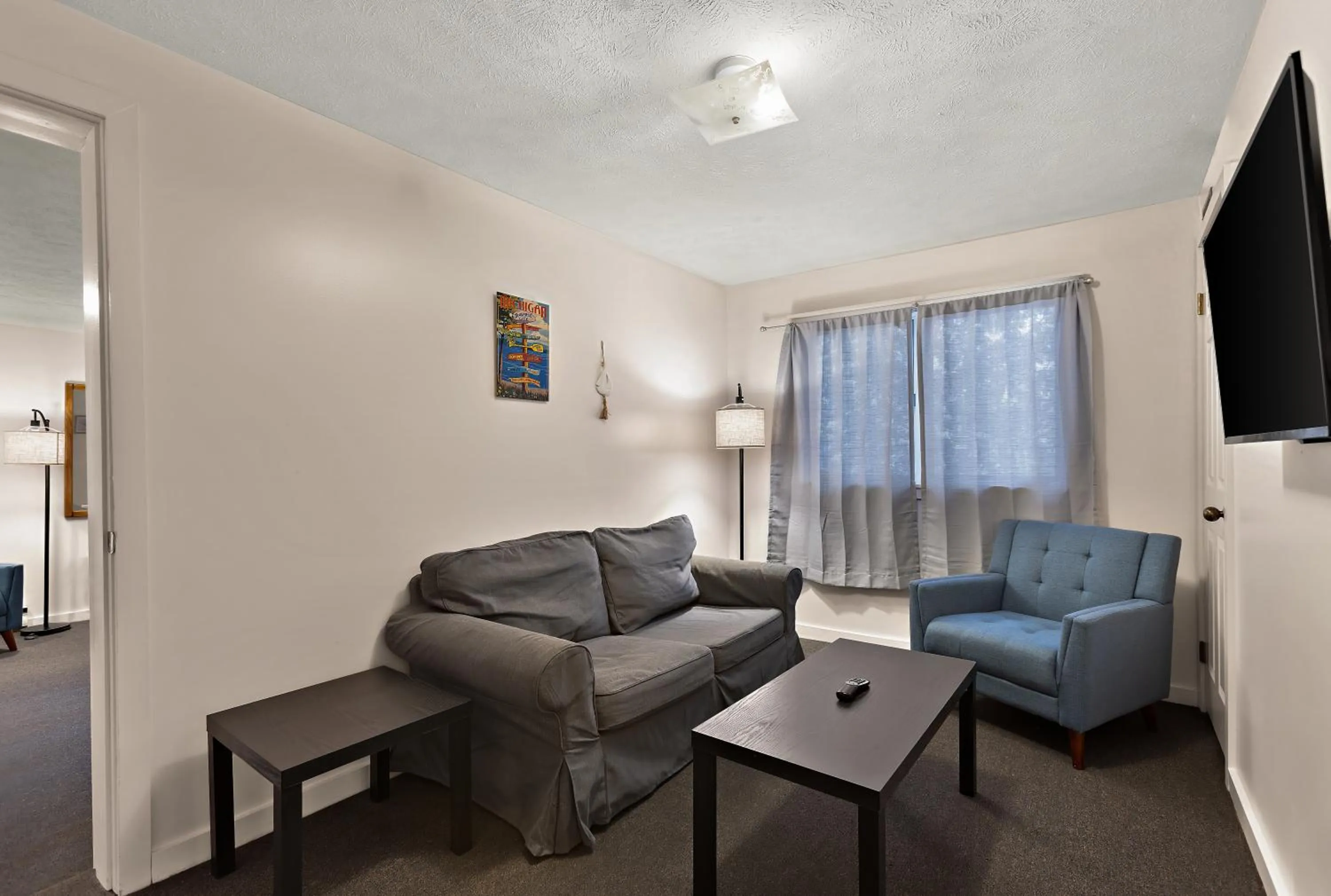 Living room in Traverse Bay Inn