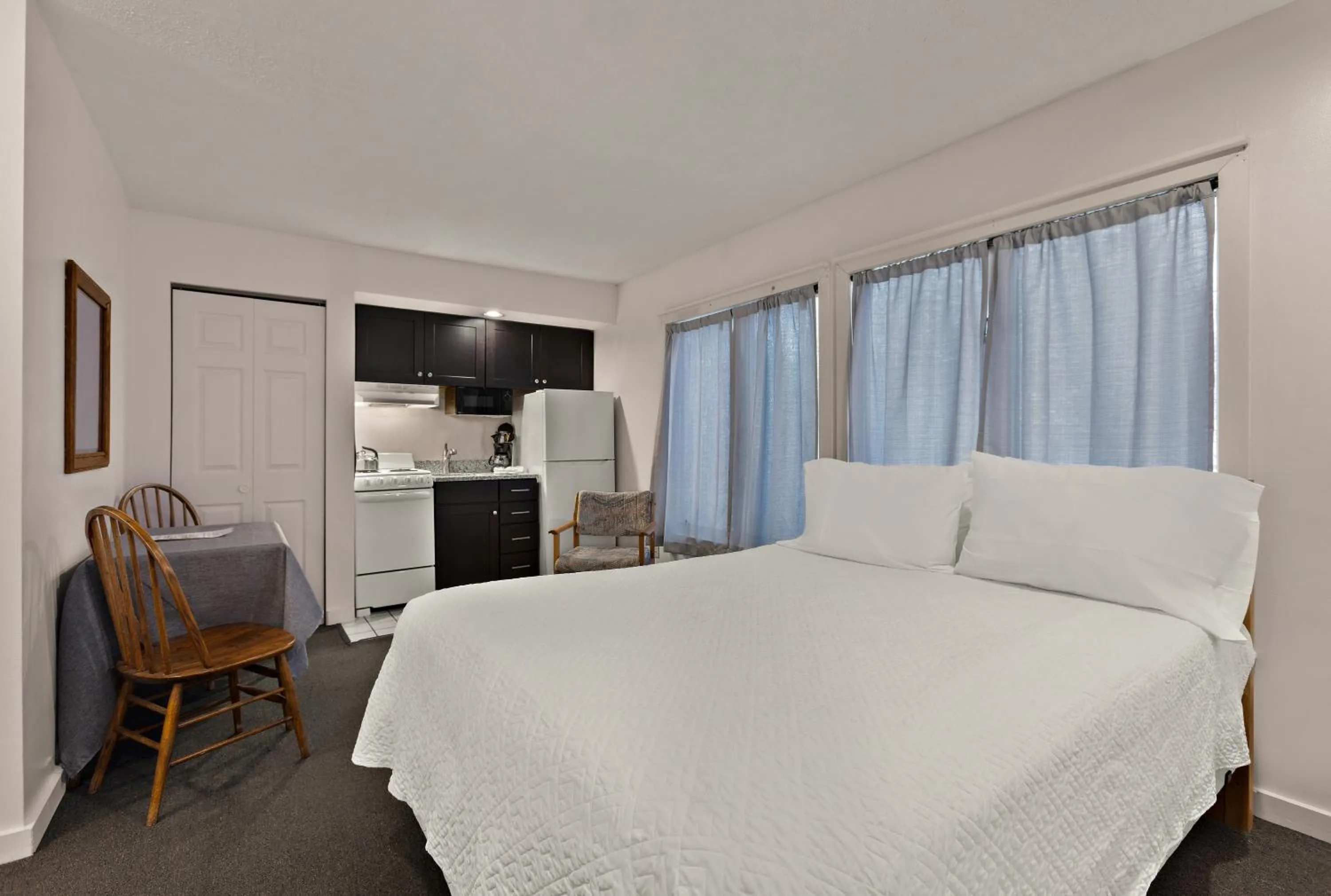 Bedroom, Bed in Traverse Bay Inn