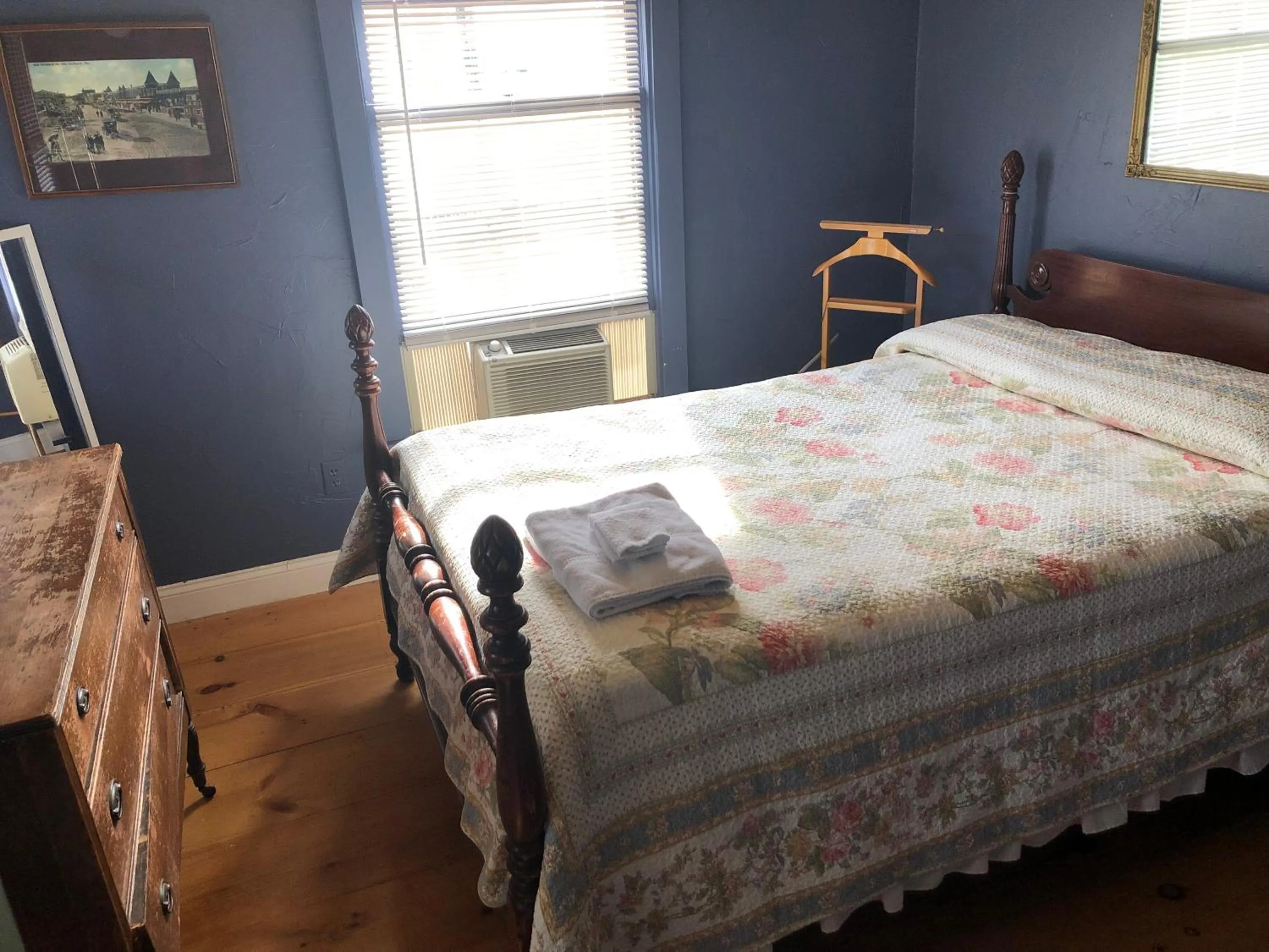 Seafarer Inn and Cottages