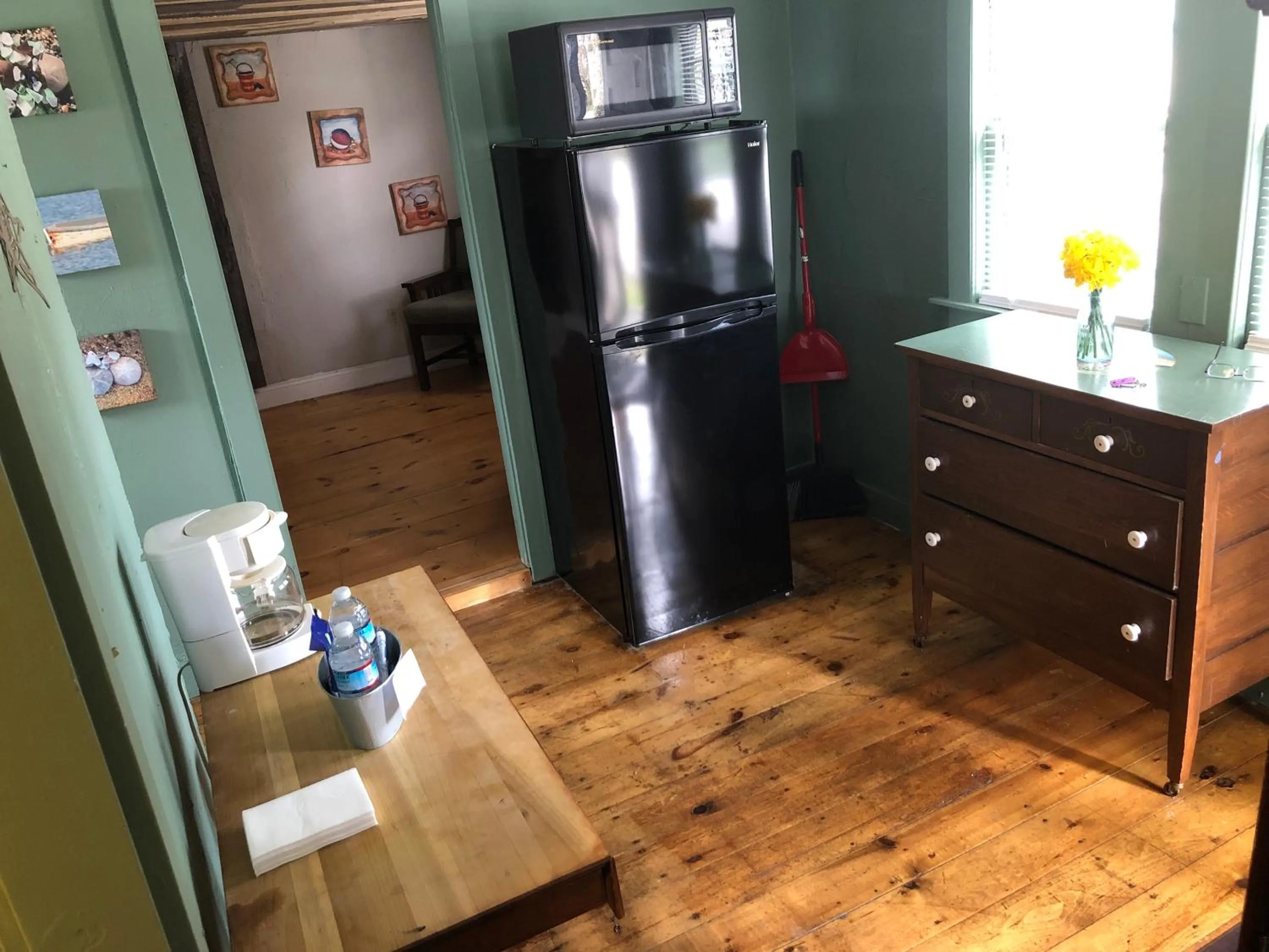 Seafarer Inn and Cottages