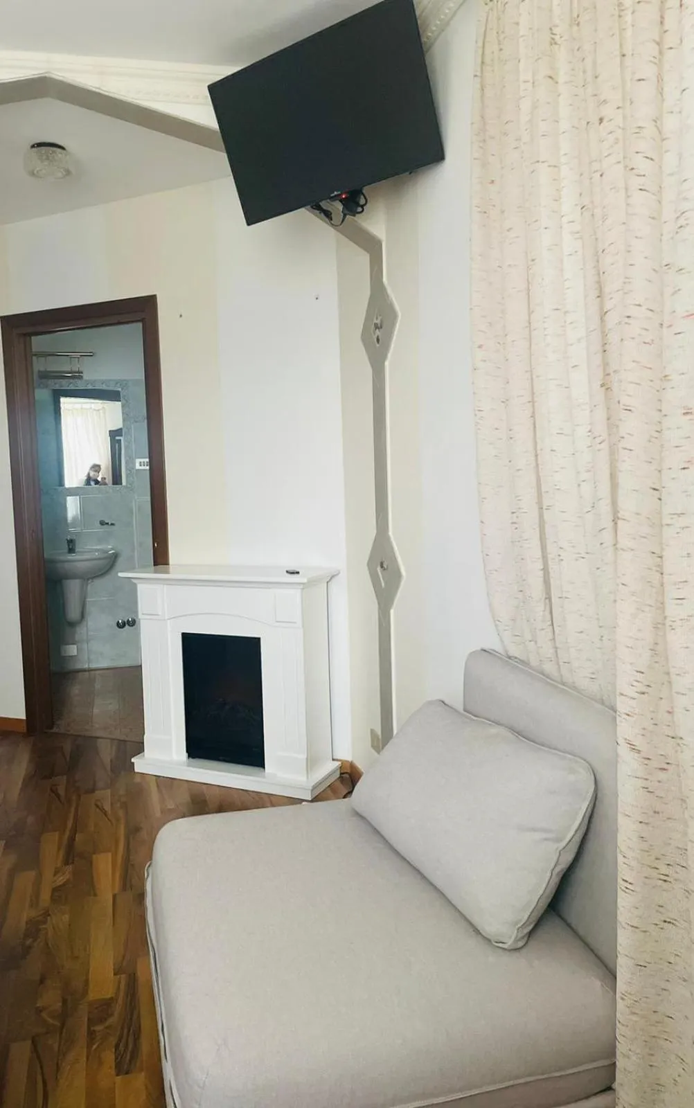 Bed in Hotel Mirabeau