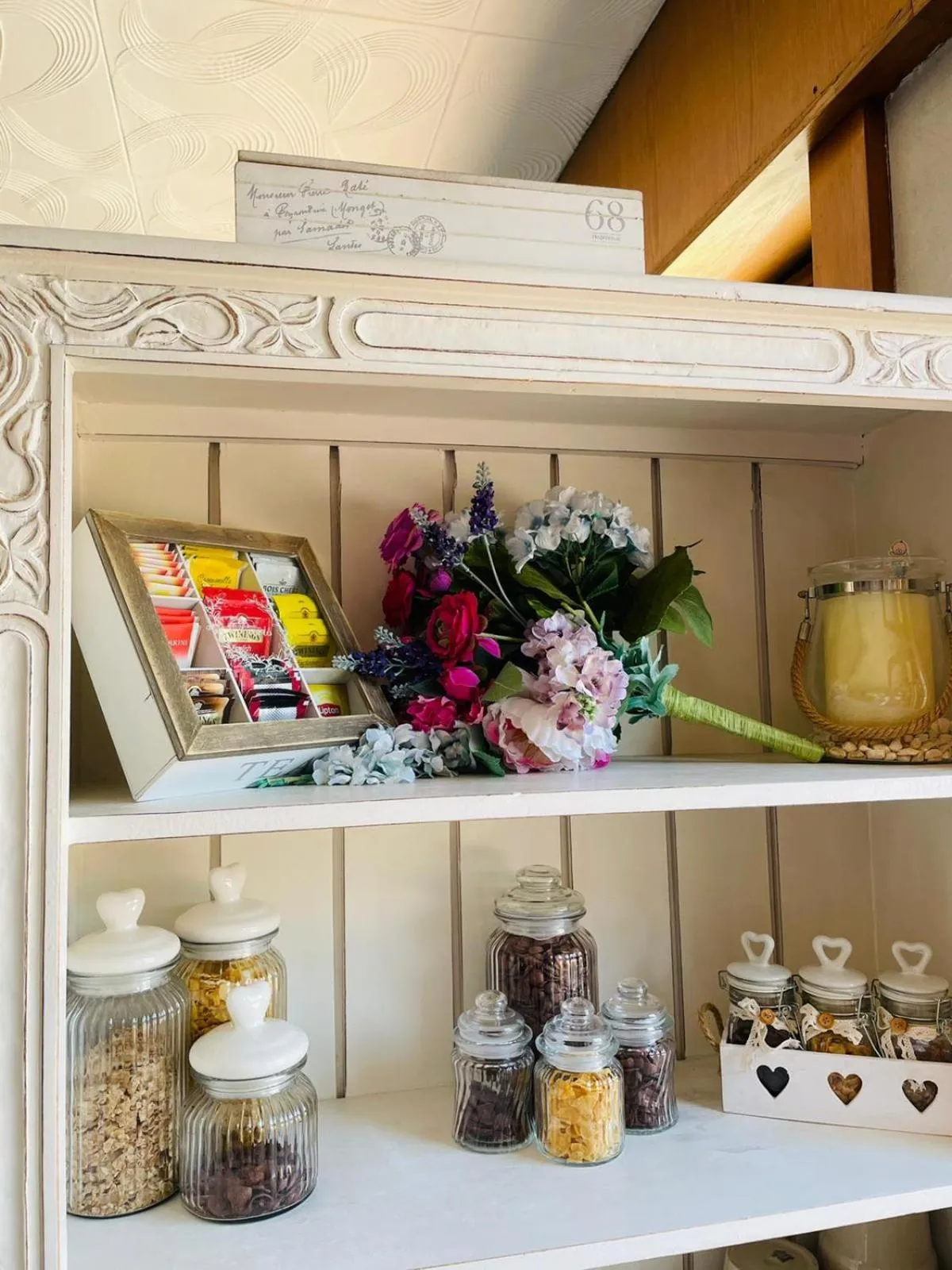 Restaurant/places to eat in Hotel Mirabeau