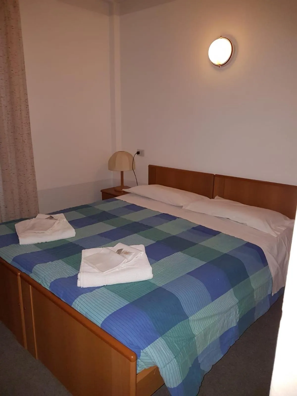 Bed in Hotel Mirabeau