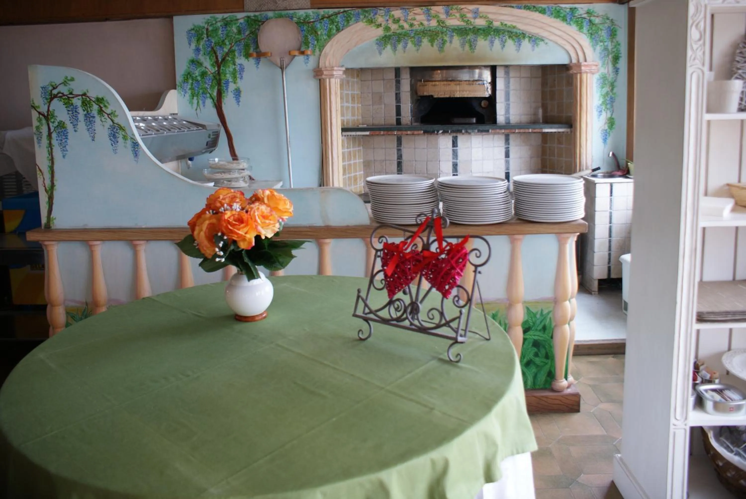 Restaurant/places to eat in Hotel Mirabeau