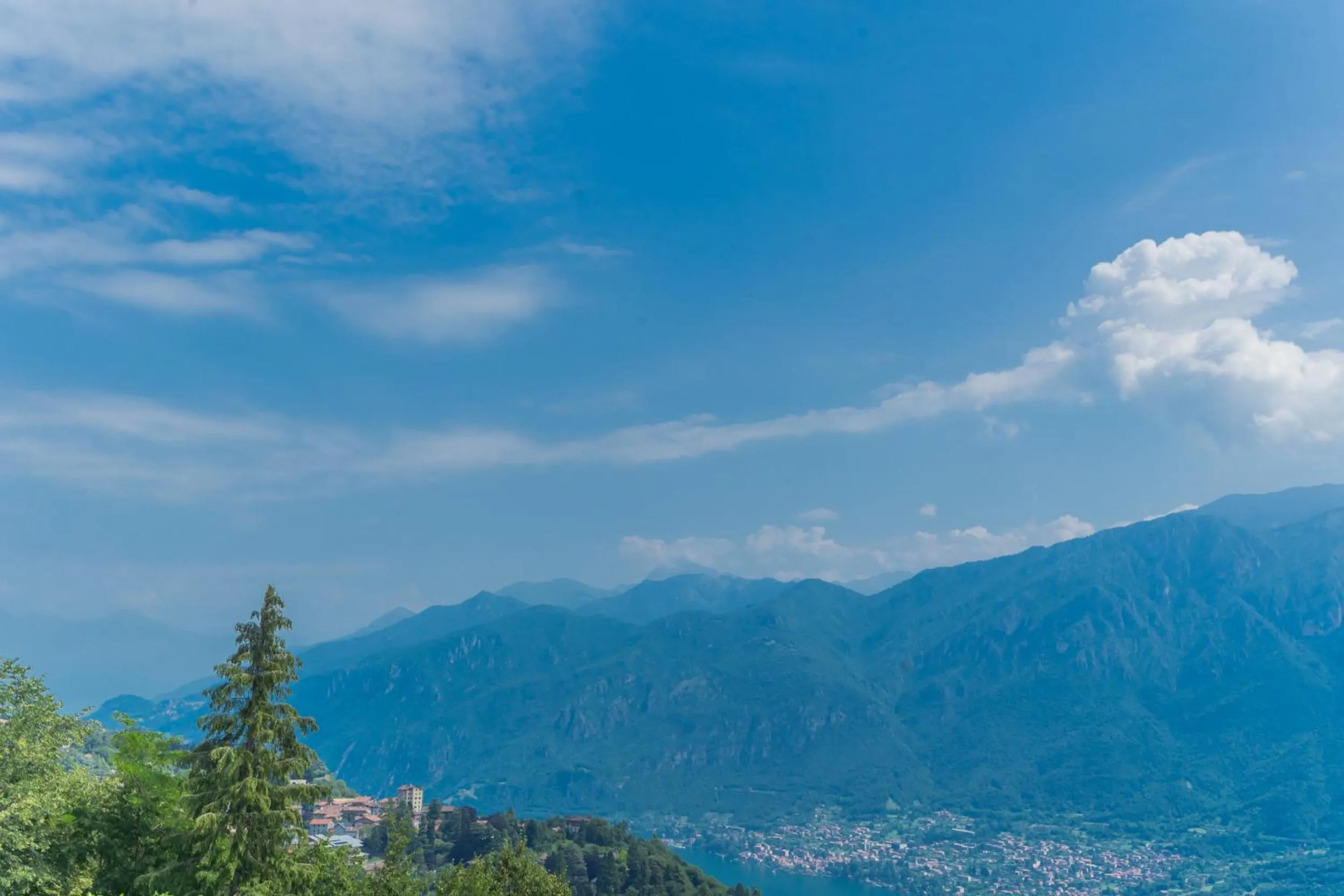 Restaurant/places to eat in Hotel Mirabeau