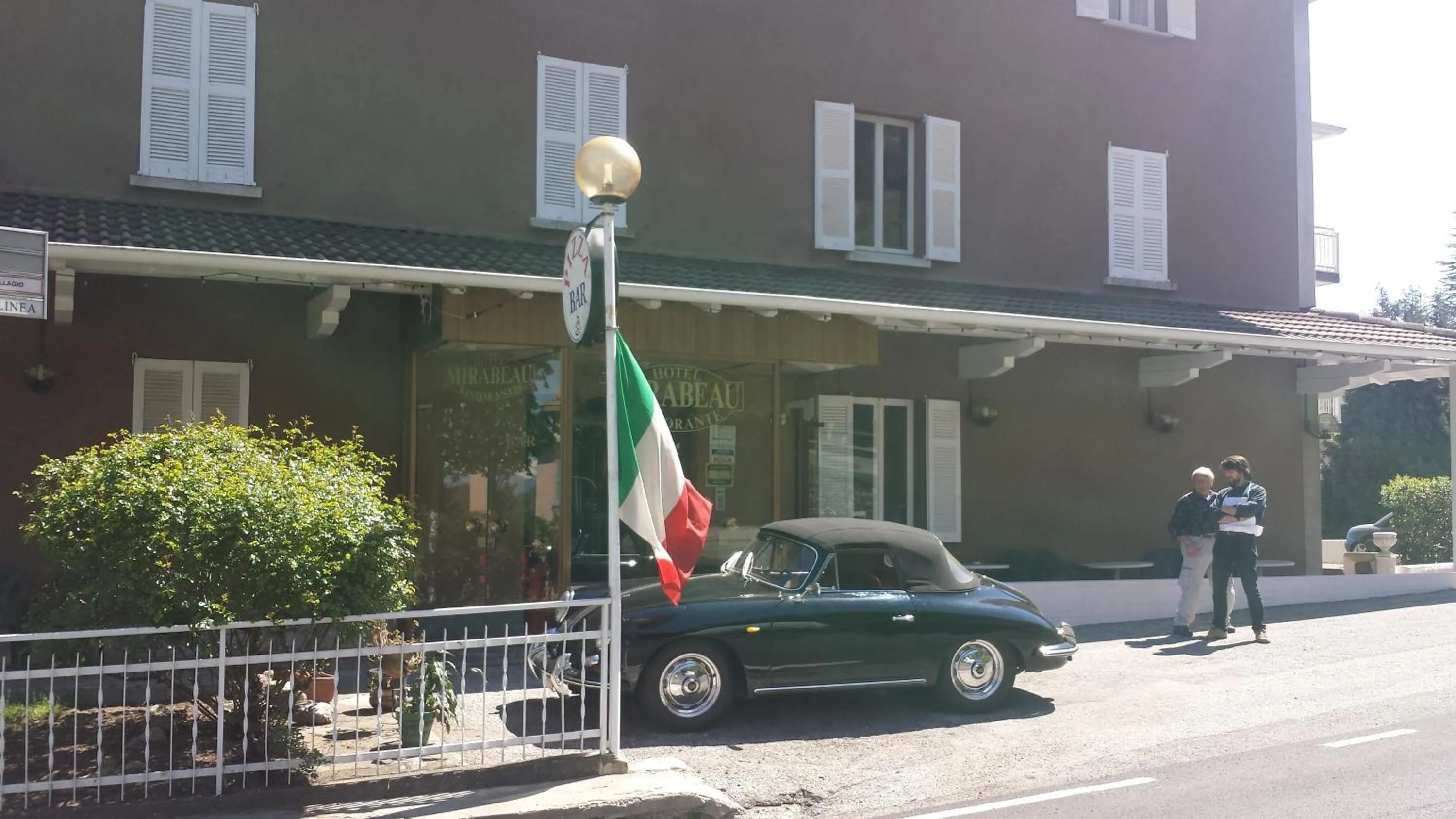 Facade/entrance in Hotel Mirabeau