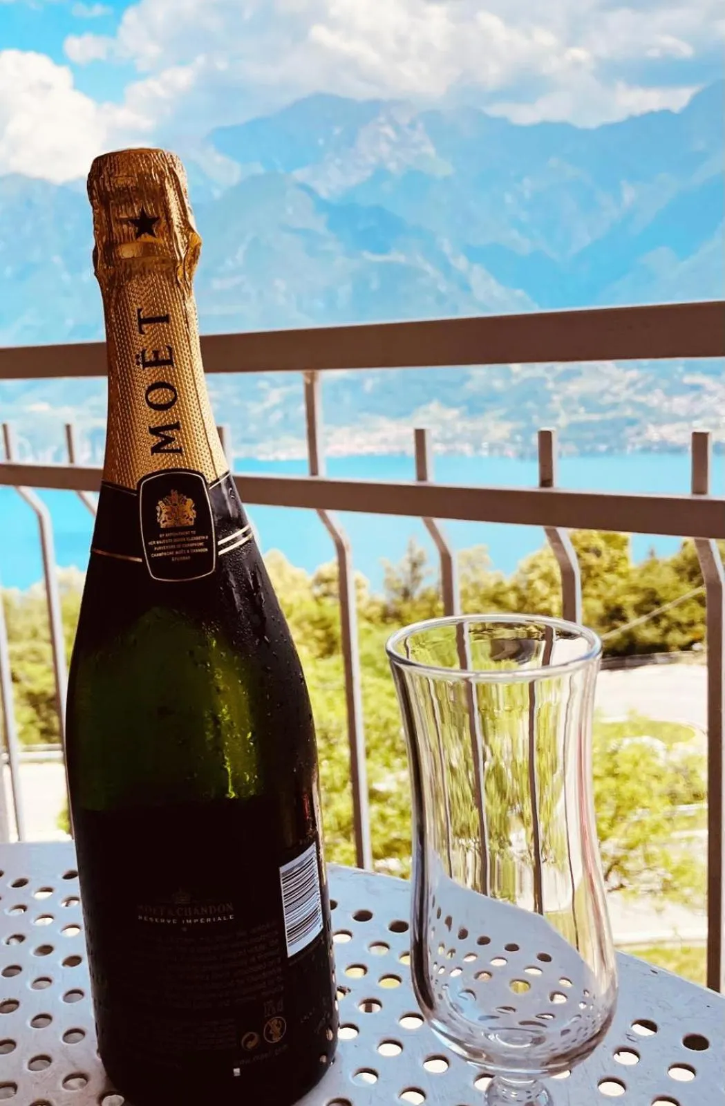 Restaurant/places to eat in Hotel Mirabeau