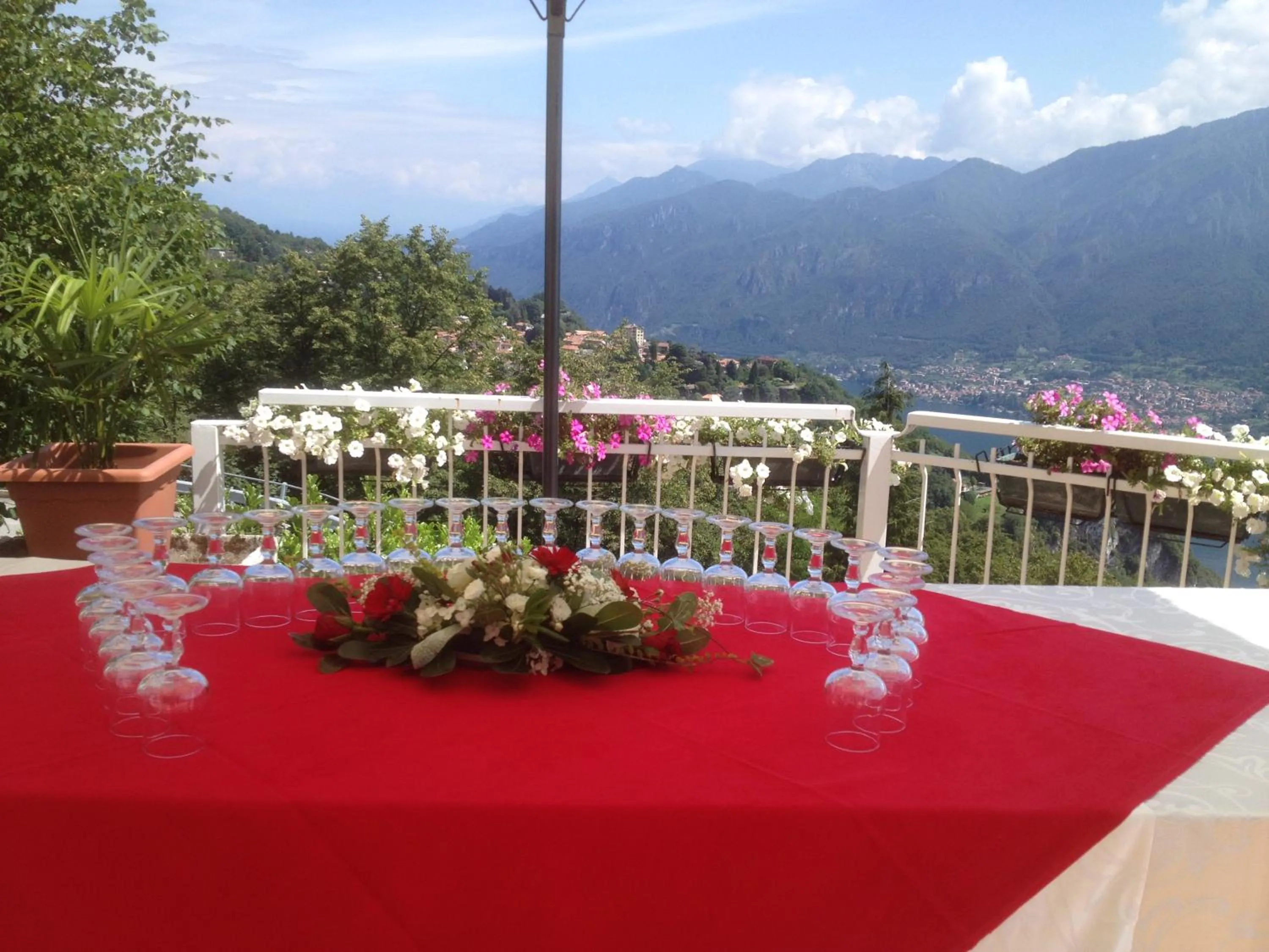 Property building in Hotel Mirabeau