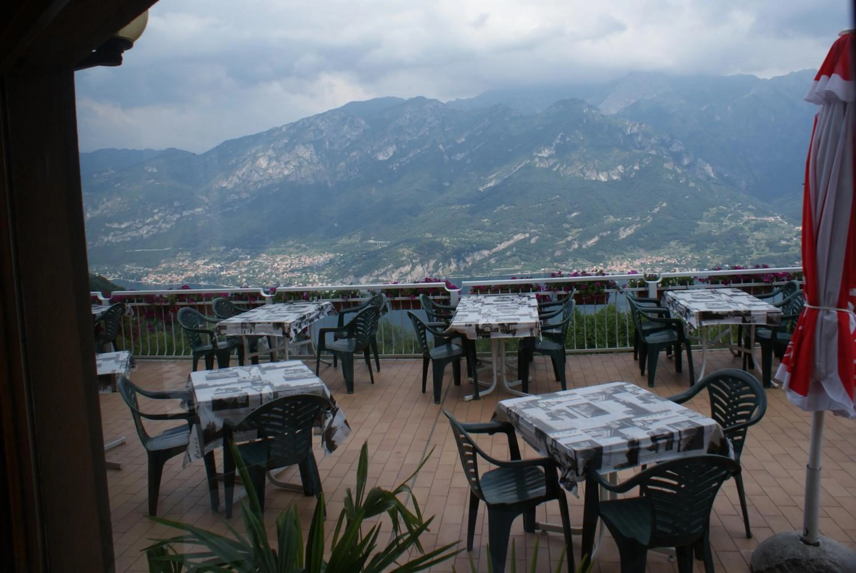 Property building in Hotel Mirabeau