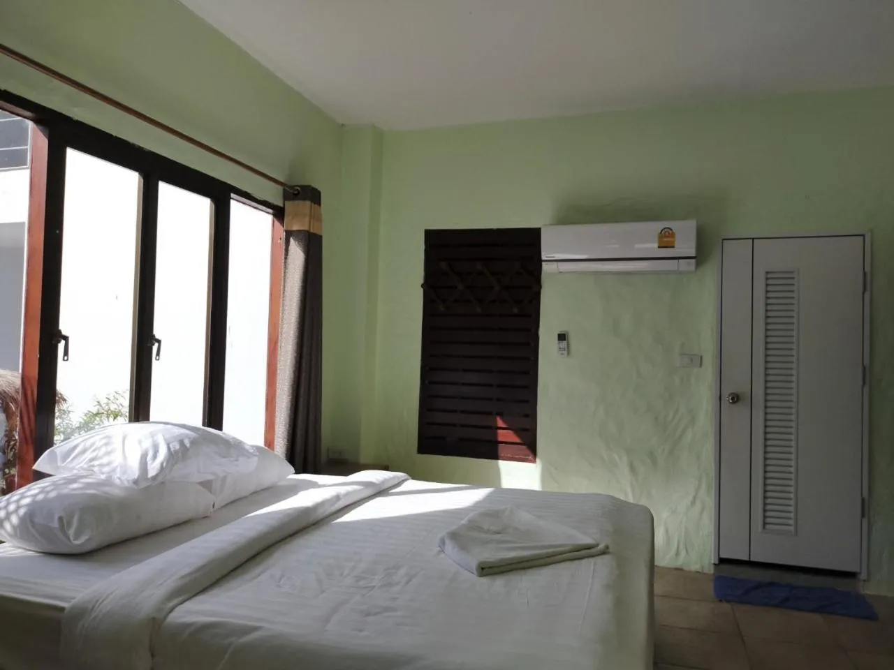 Bed in Sea-Sun Bungalow & Resort