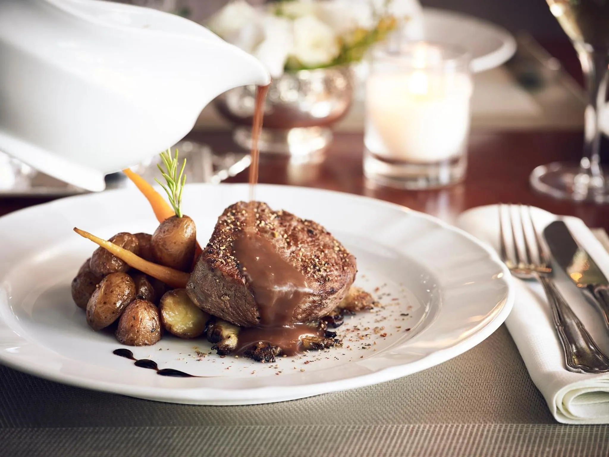 Restaurant/places to eat in Hotel Du Lac Congress Center & Spa