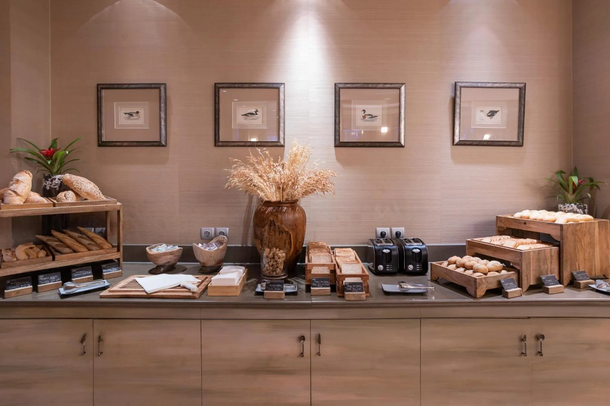 Breakfast in Hotel Du Lac Congress Center & Spa