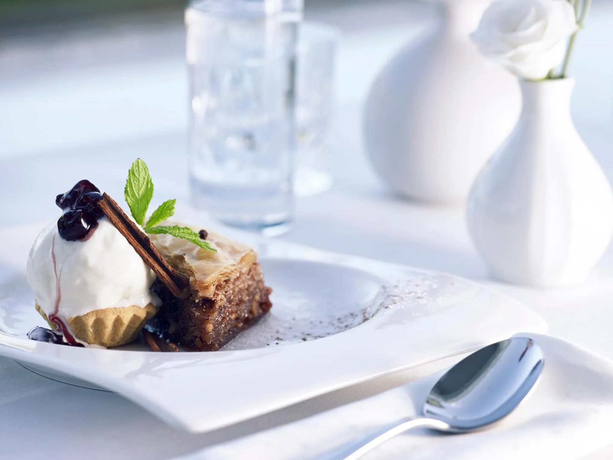 Restaurant/places to eat in Hotel Du Lac Congress Center & Spa