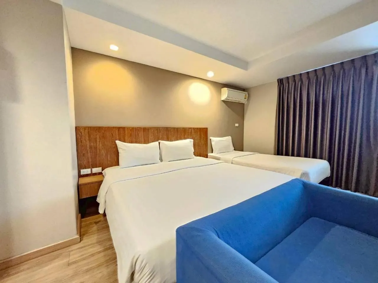 Bed in Baan Tanwa - MRT Ratchadapisek Exit 1 or 2