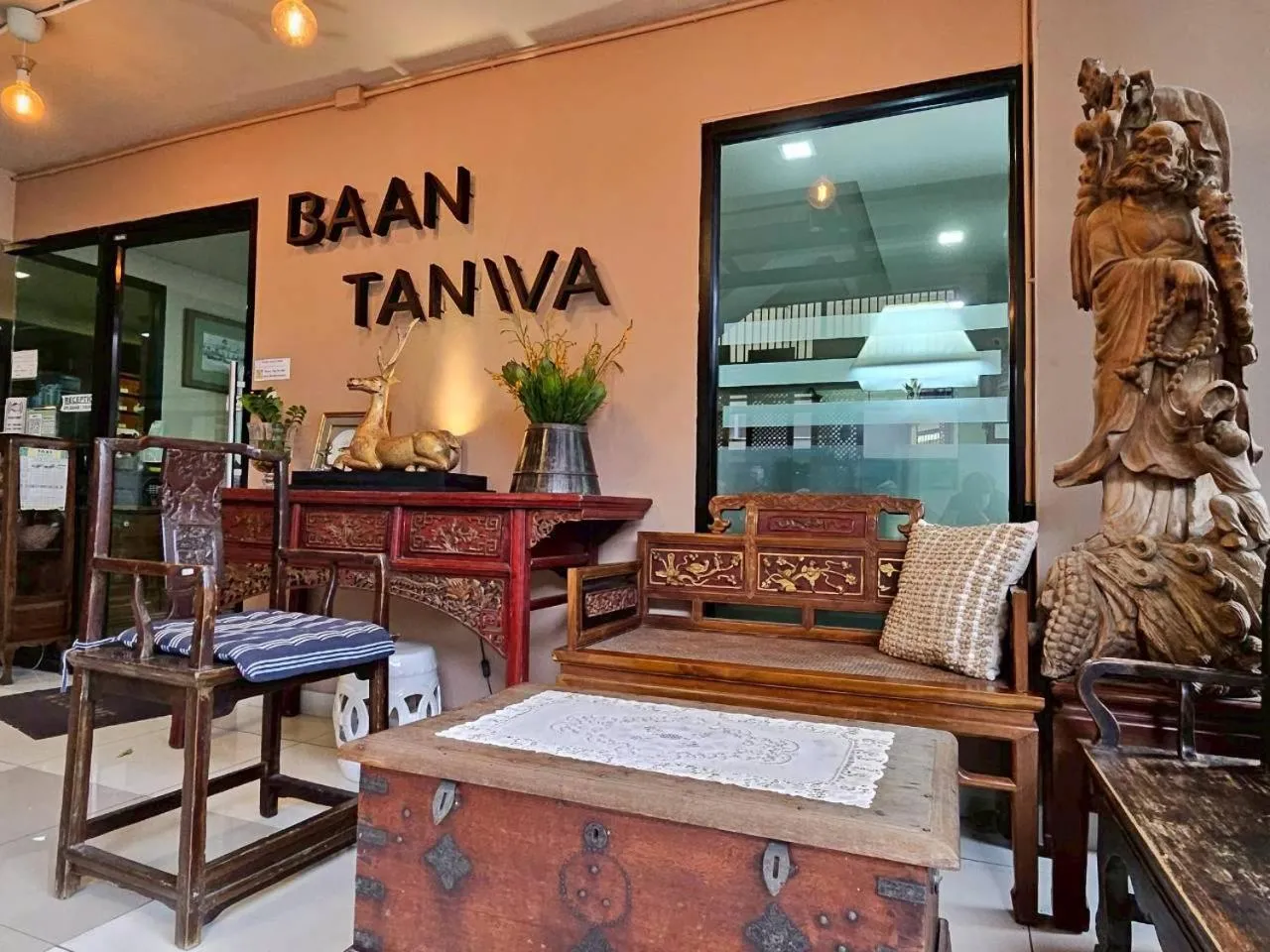 Baan Tanwa - MRT Ratchadapisek Exit 1 or 2