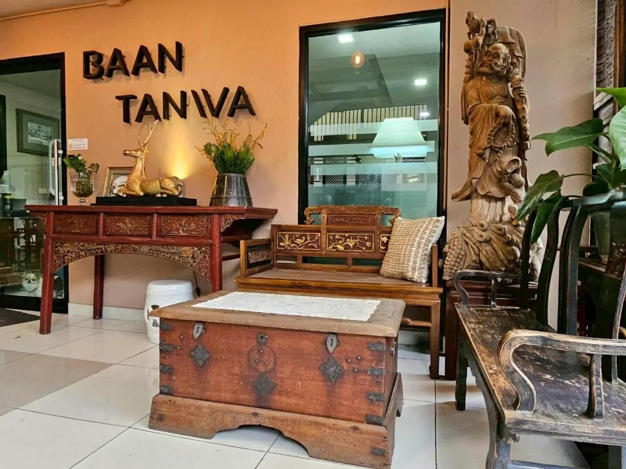 Baan Tanwa - MRT Ratchadapisek Exit 1 or 2