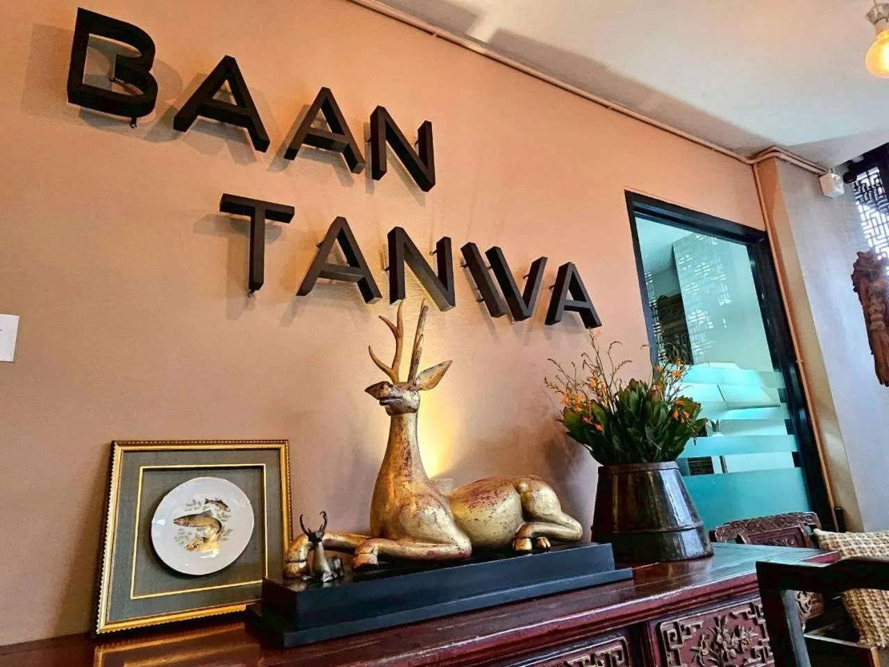 Baan Tanwa - MRT Ratchadapisek Exit 1 or 2