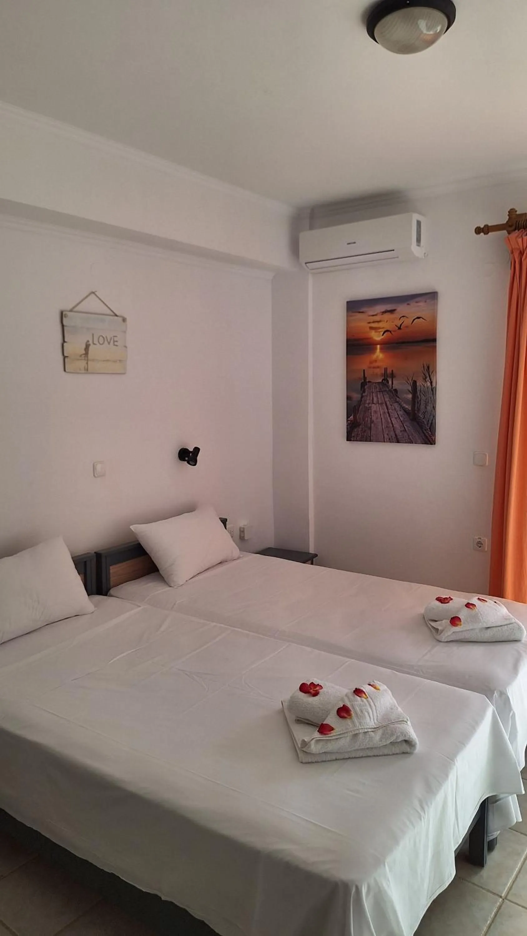 Bed in Kalliopi Studios - Apartments