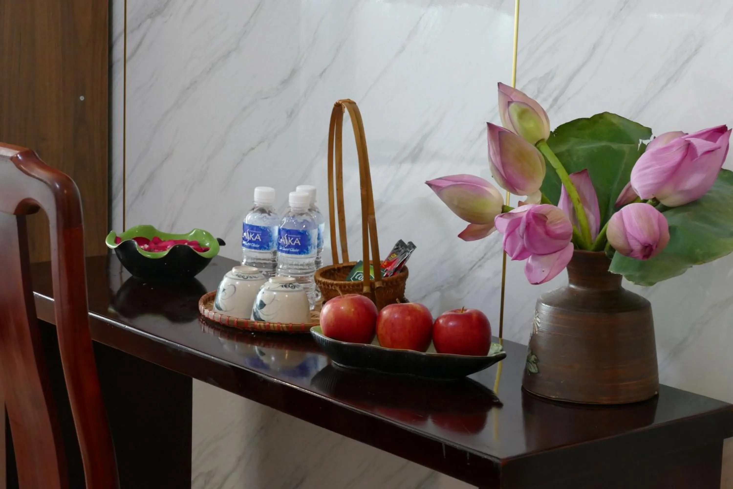 Food and drinks in Maison d'Hanoi Hotel